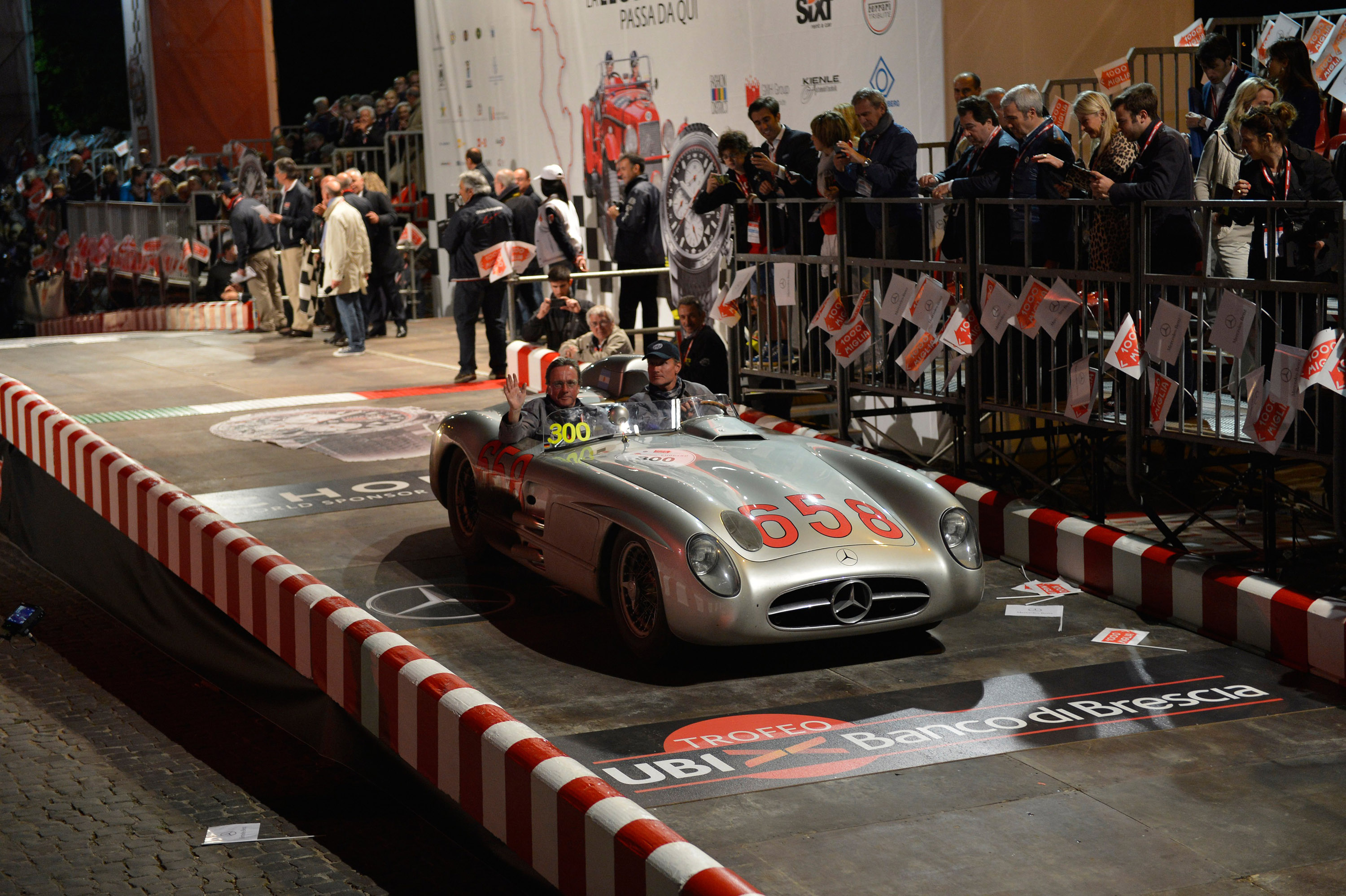 Mercedes-Benz 300 SLR photo #17