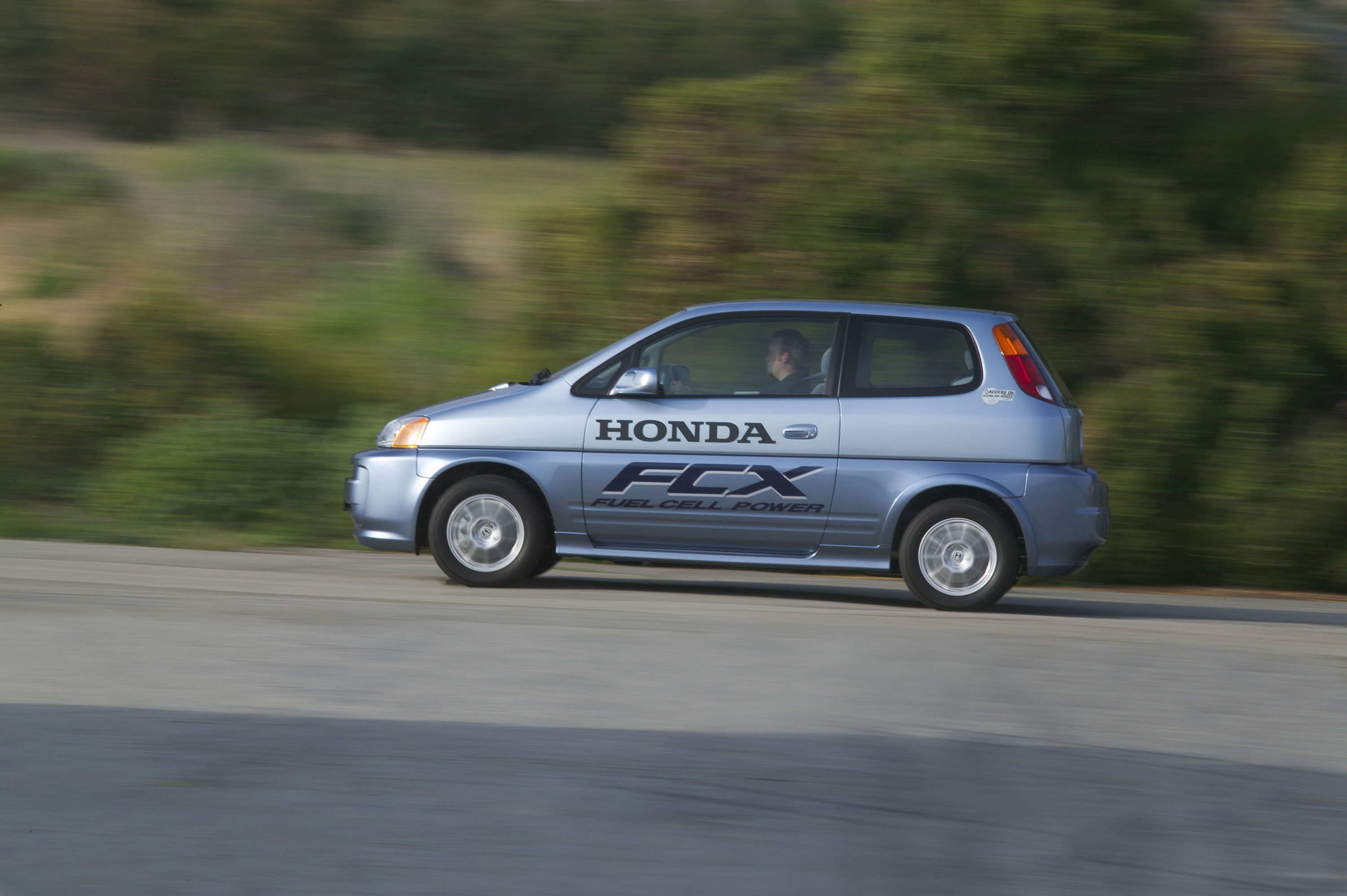 Honda FCX photo #16