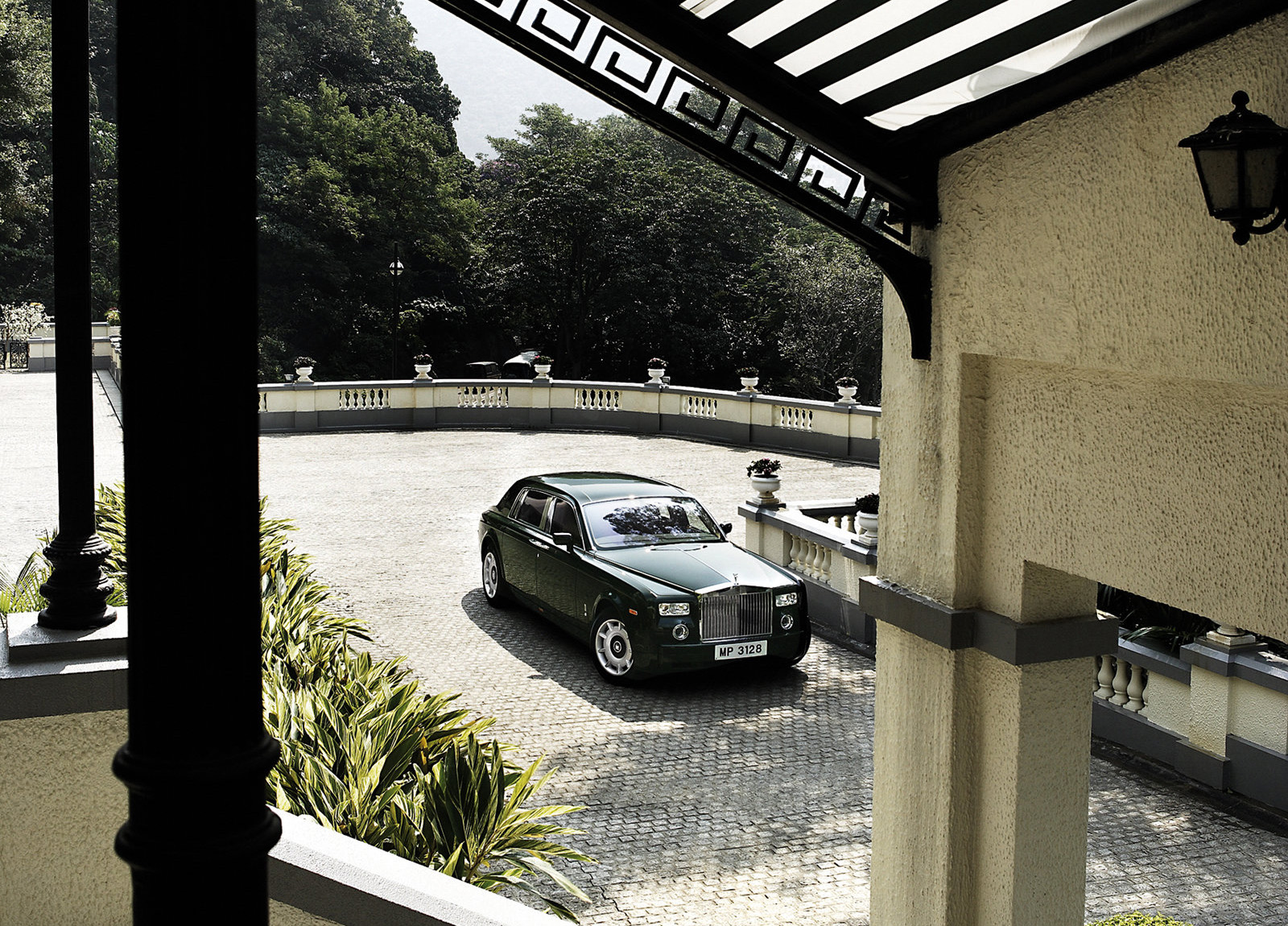 Rolls-Royce Phantom photo #24