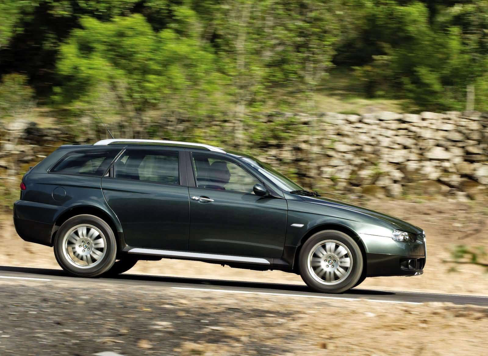 Alfa Romeo Crosswagon Q4 photo #21