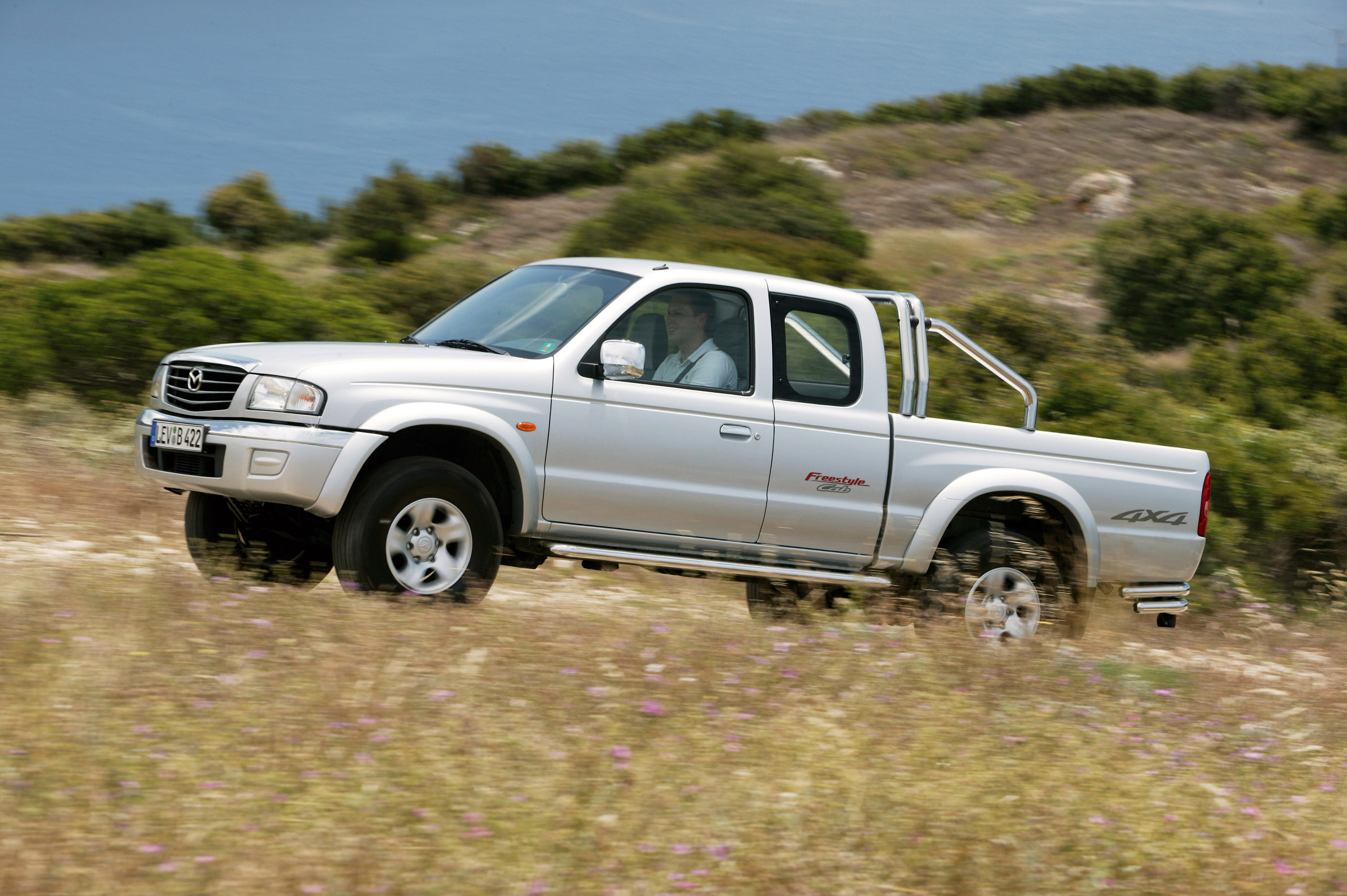 Mazda B2500 photo #22