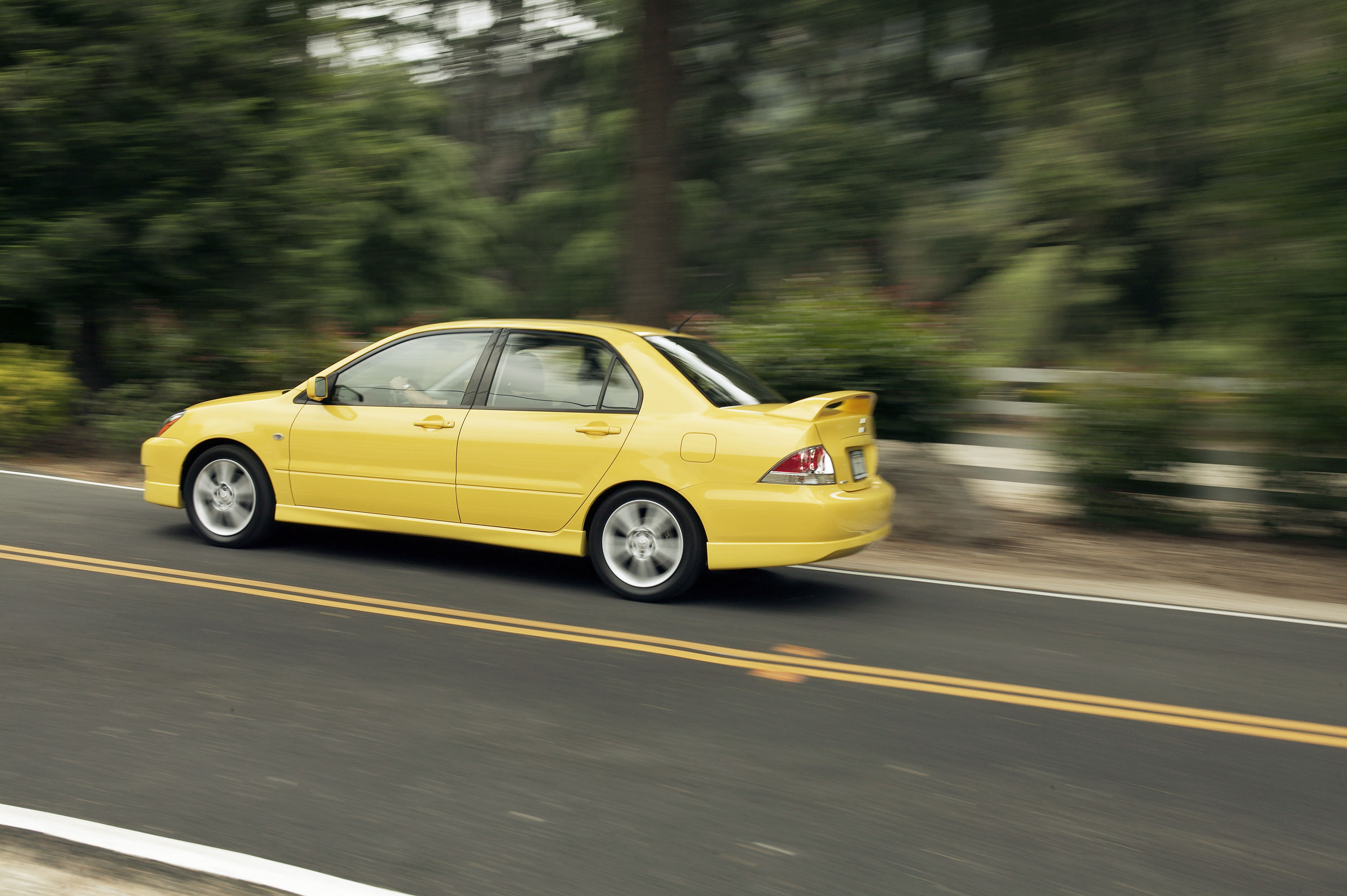 Mitsubishi Lancer photo #23