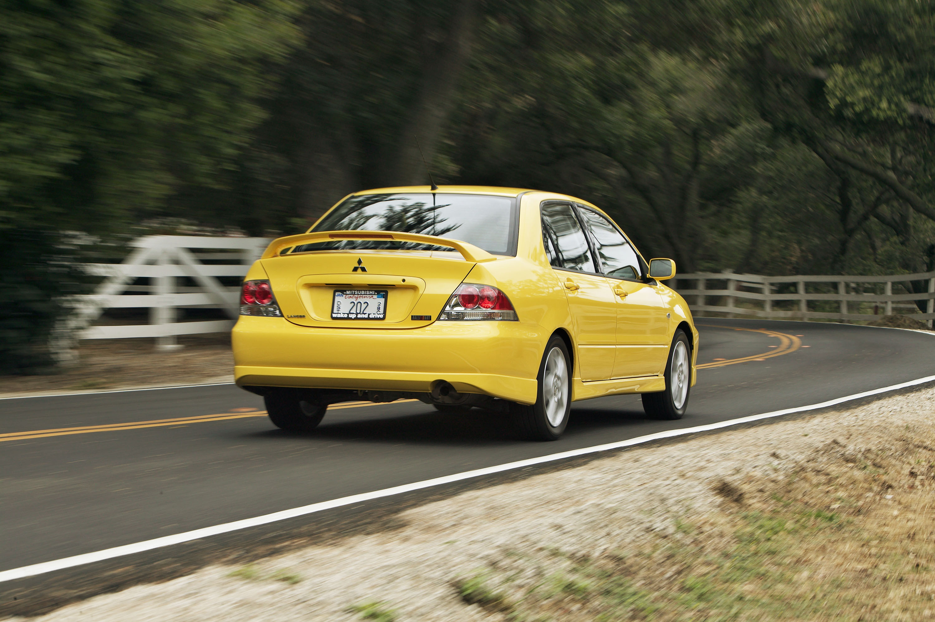 Mitsubishi Lancer photo #24