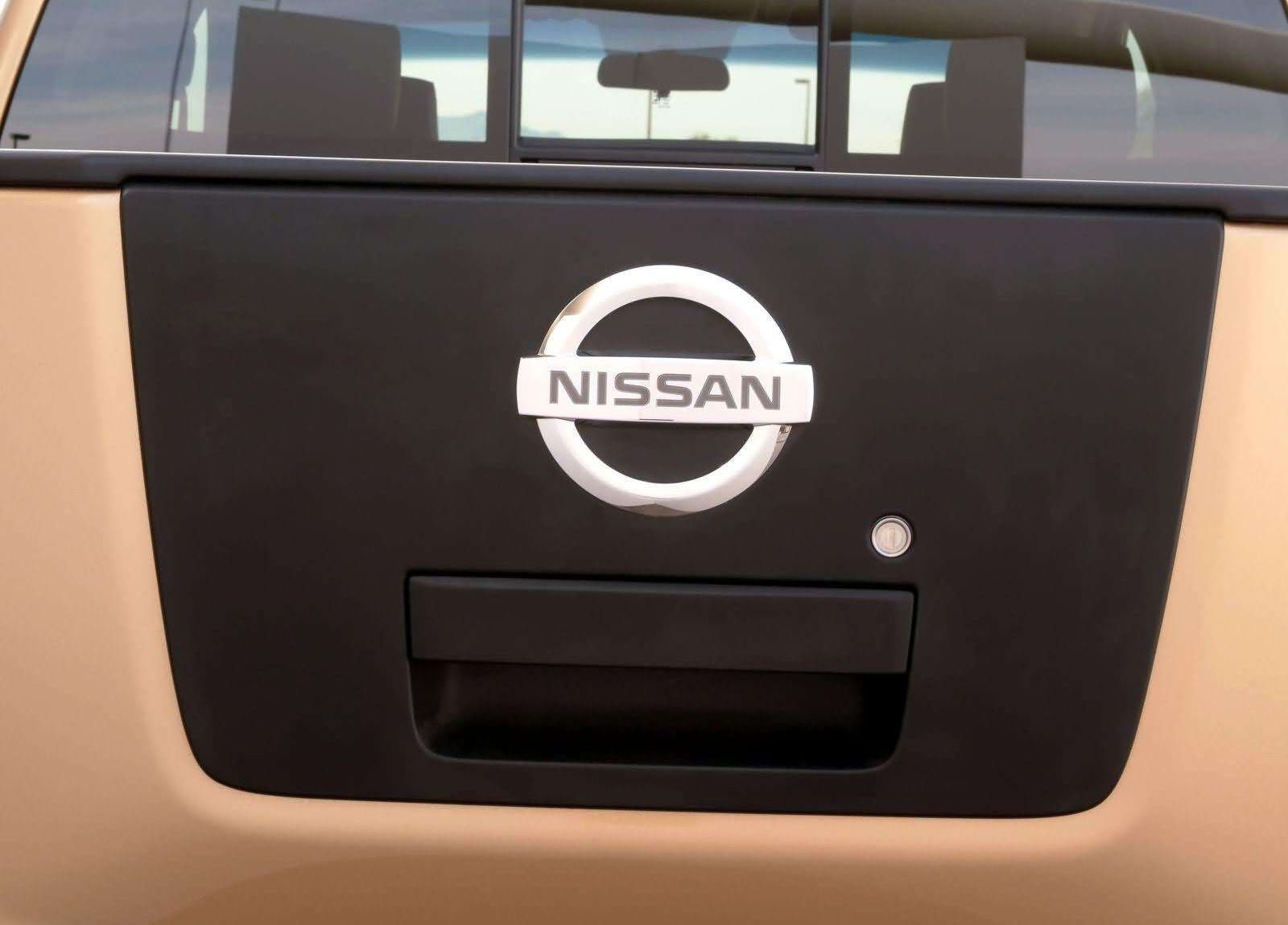 Nissan Titan photo #38