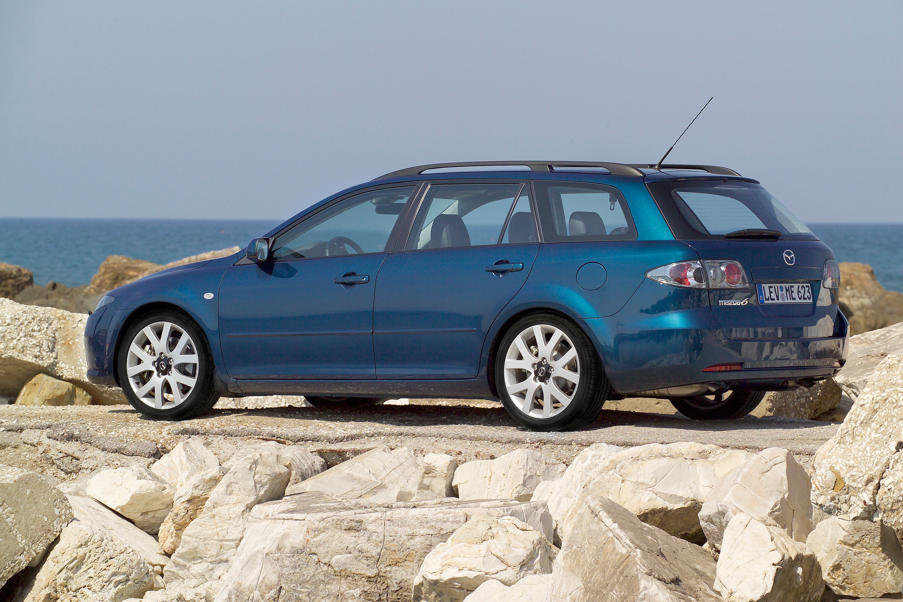 Mazda 6 Wagon Facelift photo #16