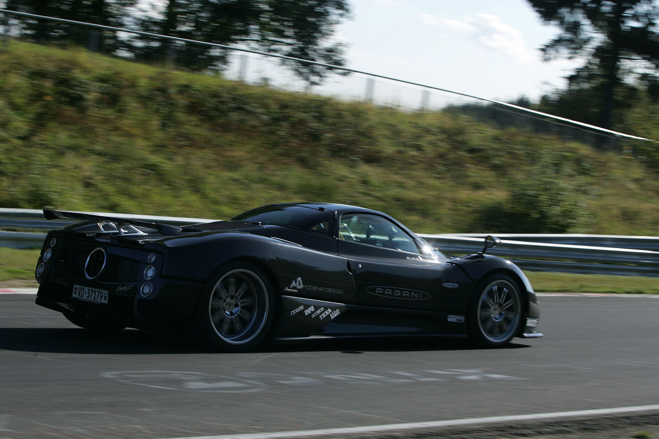 Pagani Zonda F photo #18