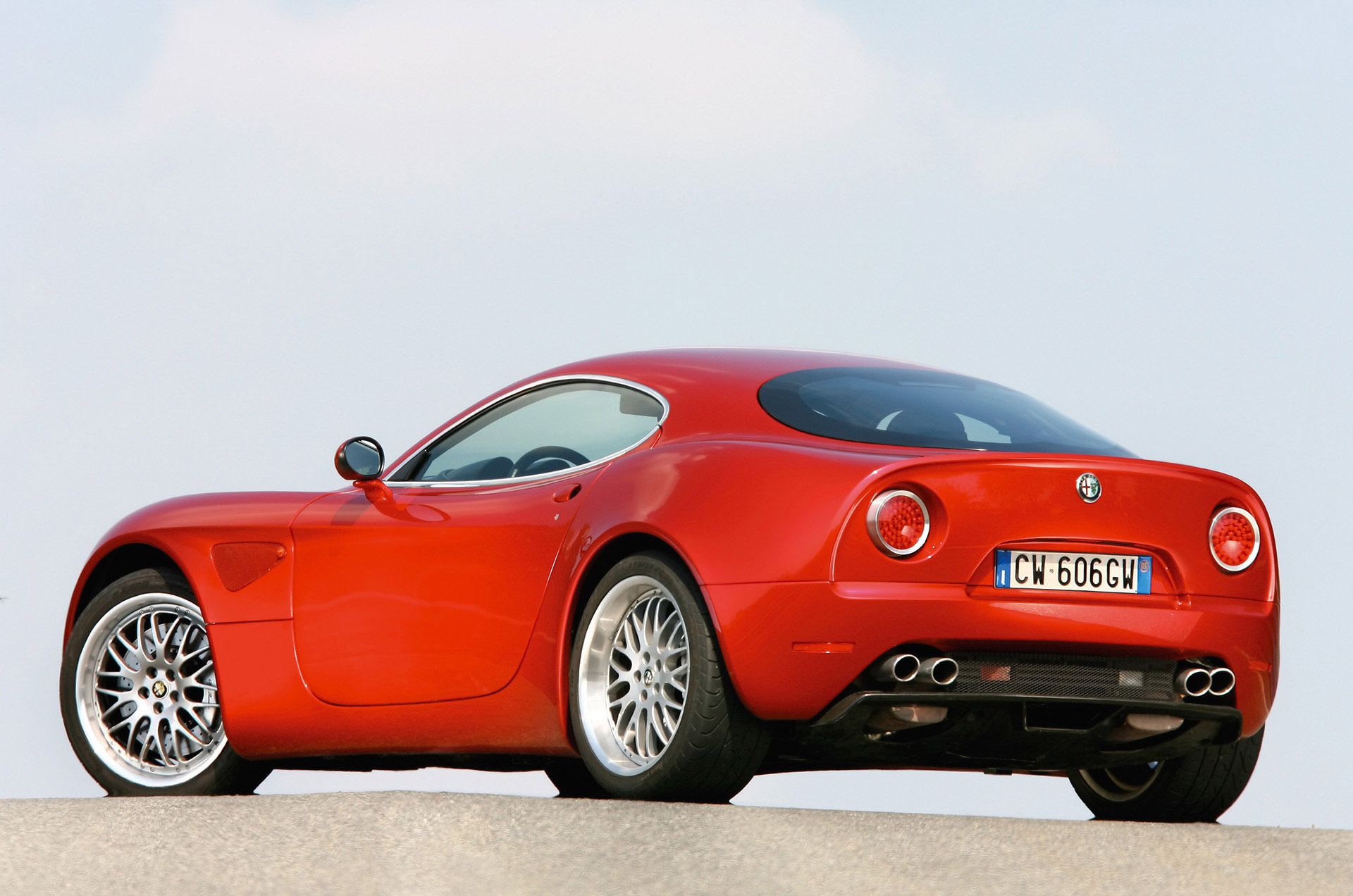 Alfa Romeo 8C Competizione photo #13