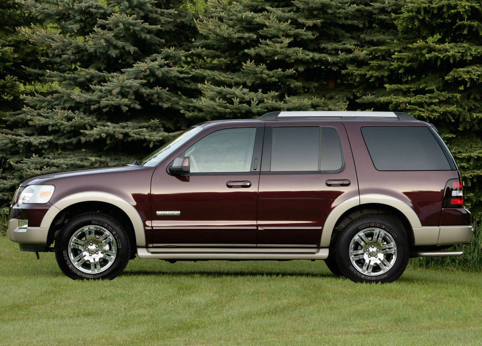 Ford Explorer photo #15