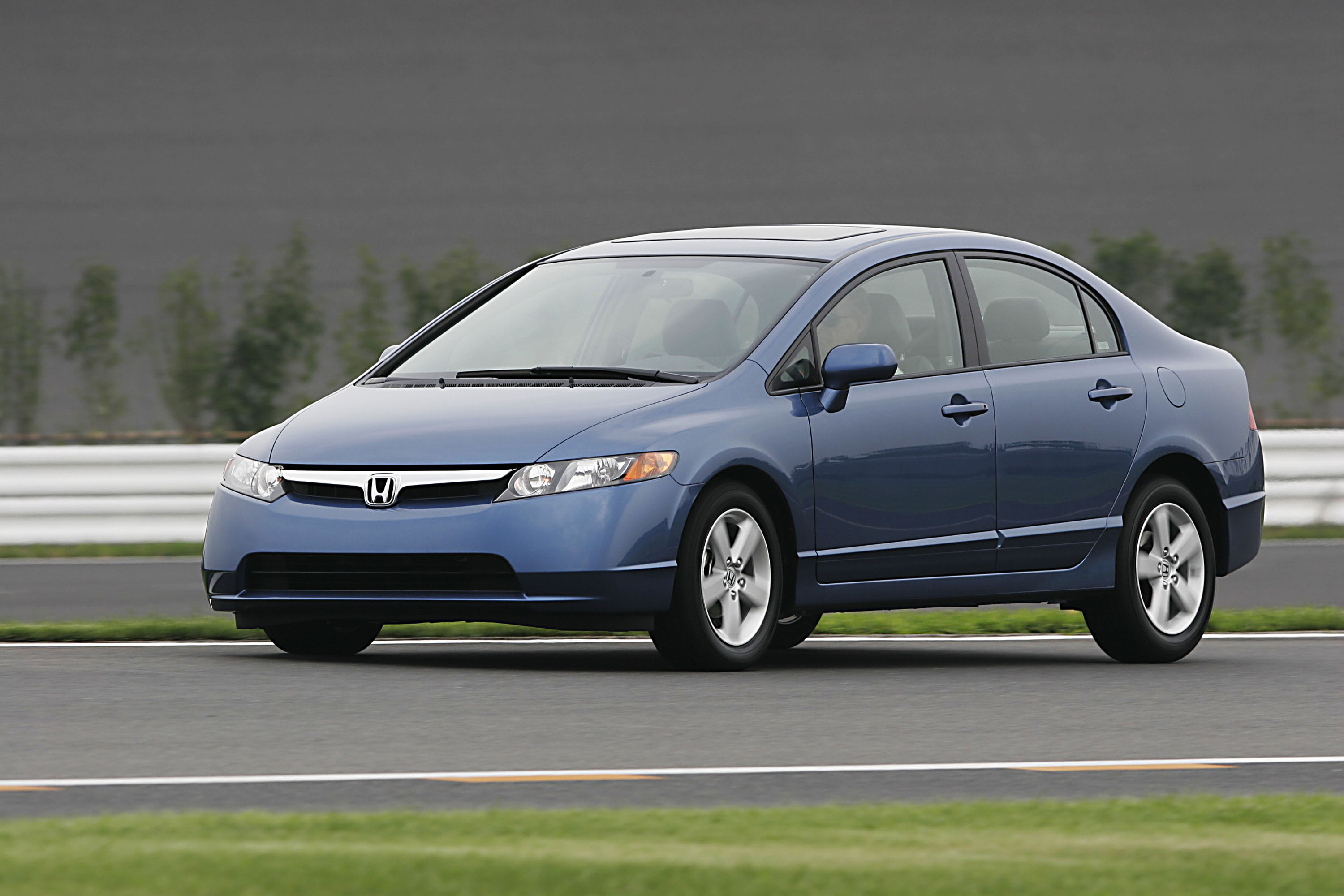 Honda Civic Sedan photo #17