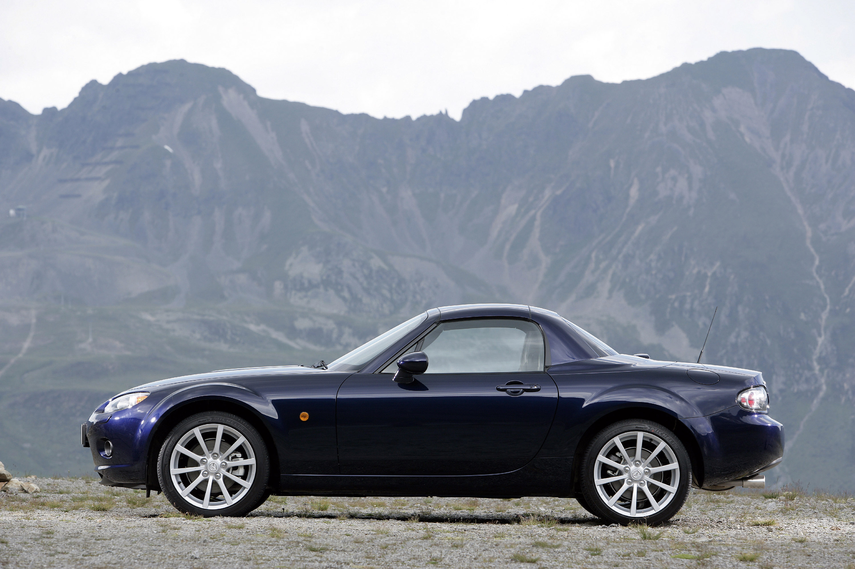 Mazda MX-5 Roadster Coupe photo #17