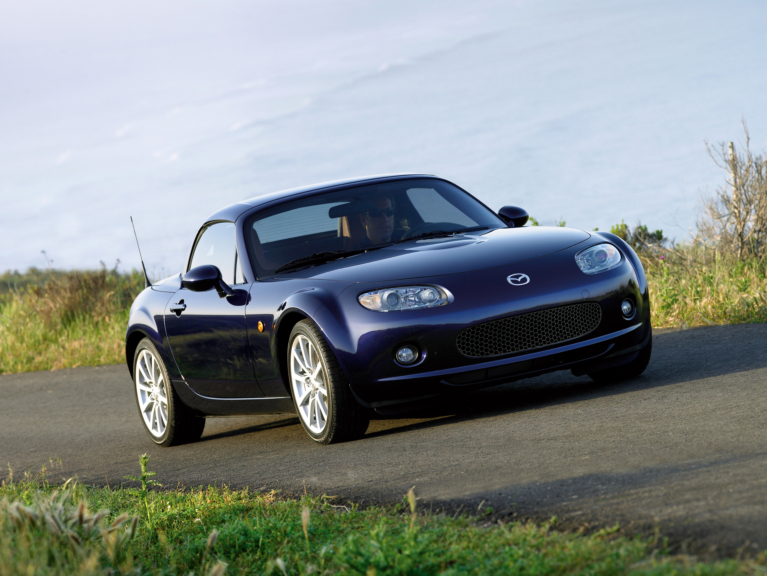 Mazda MX-5 Roadster Coupe photo #18