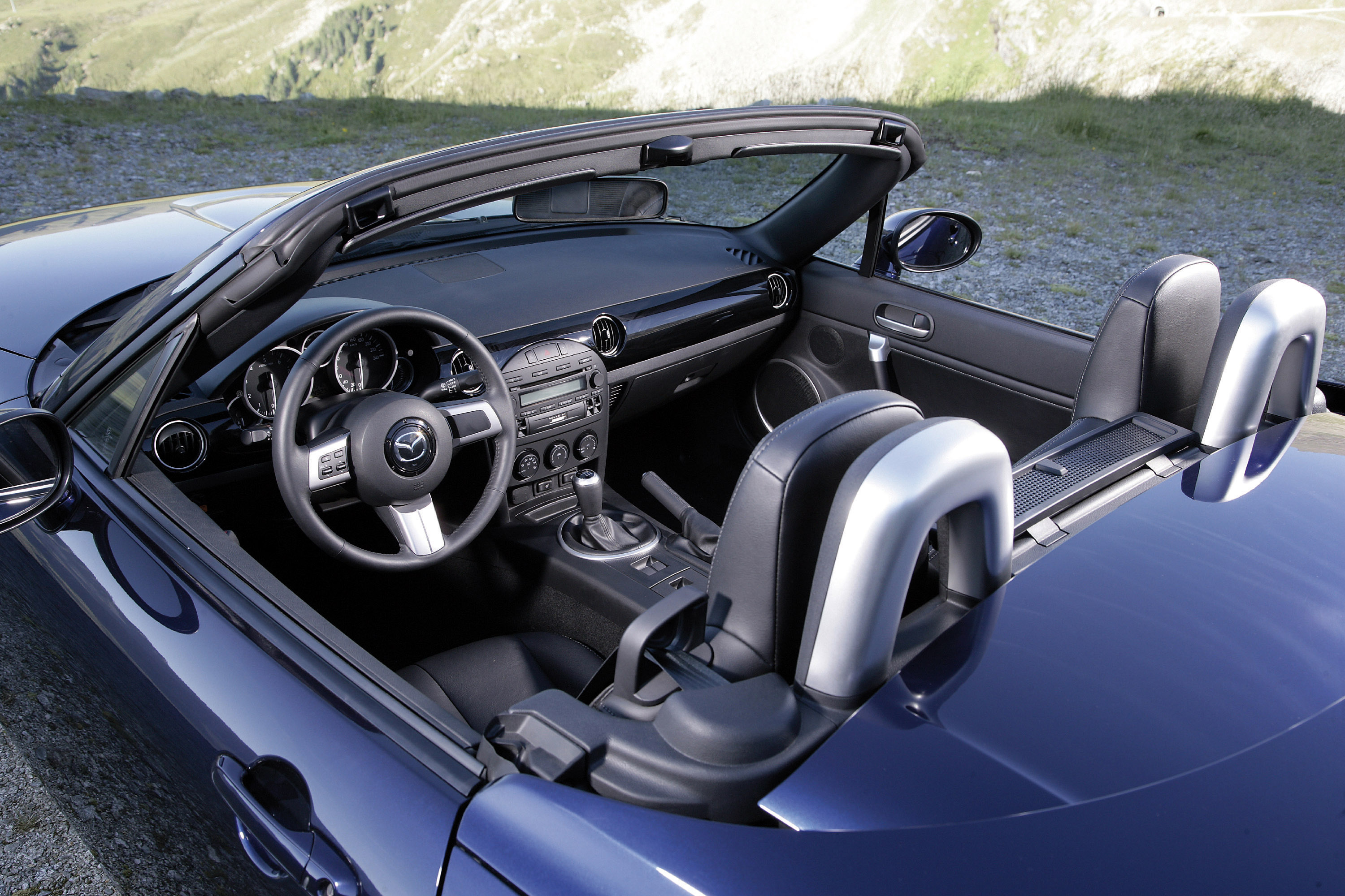 Mazda MX-5 Roadster Coupe photo #32