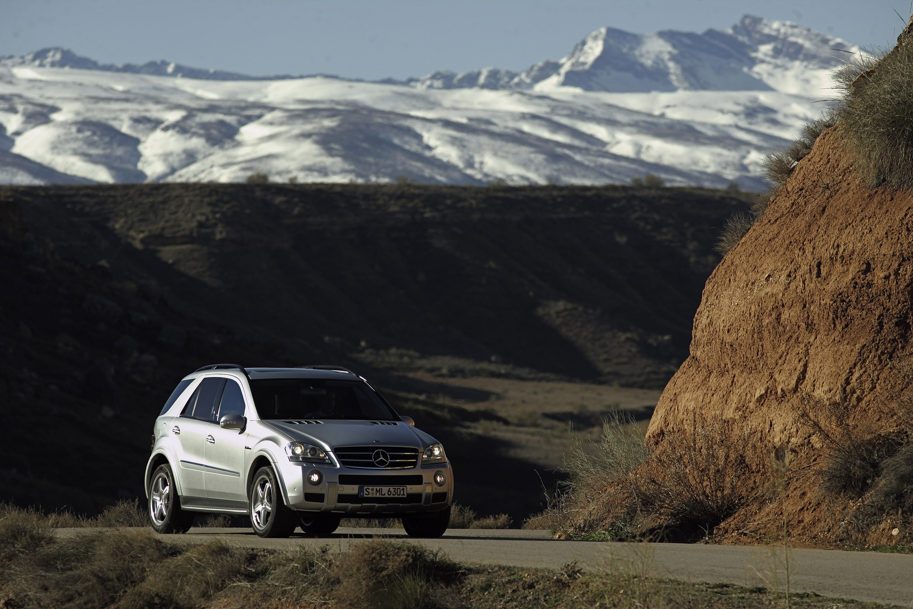 Mercedes-Benz ML63 AMG photo #16