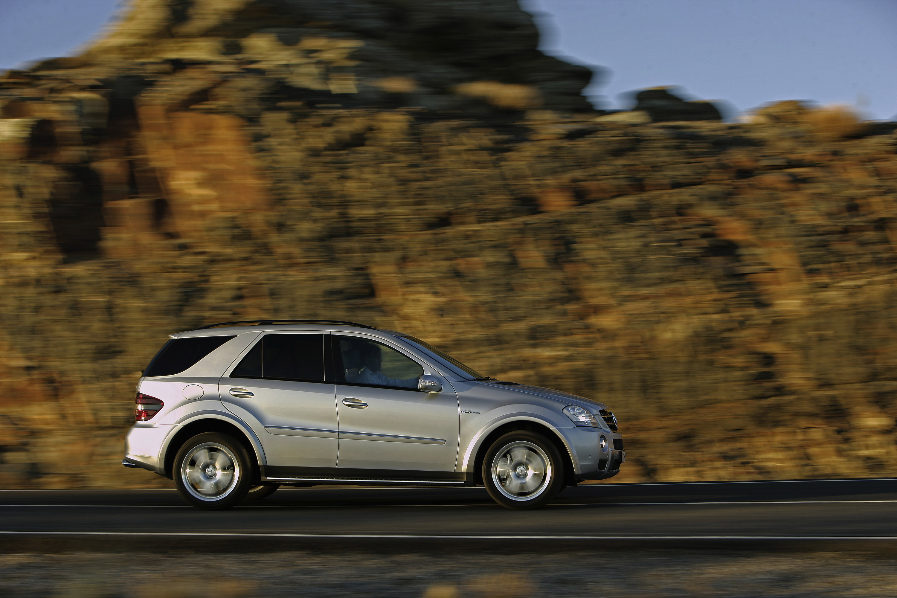 Mercedes-Benz ML63 AMG photo #21