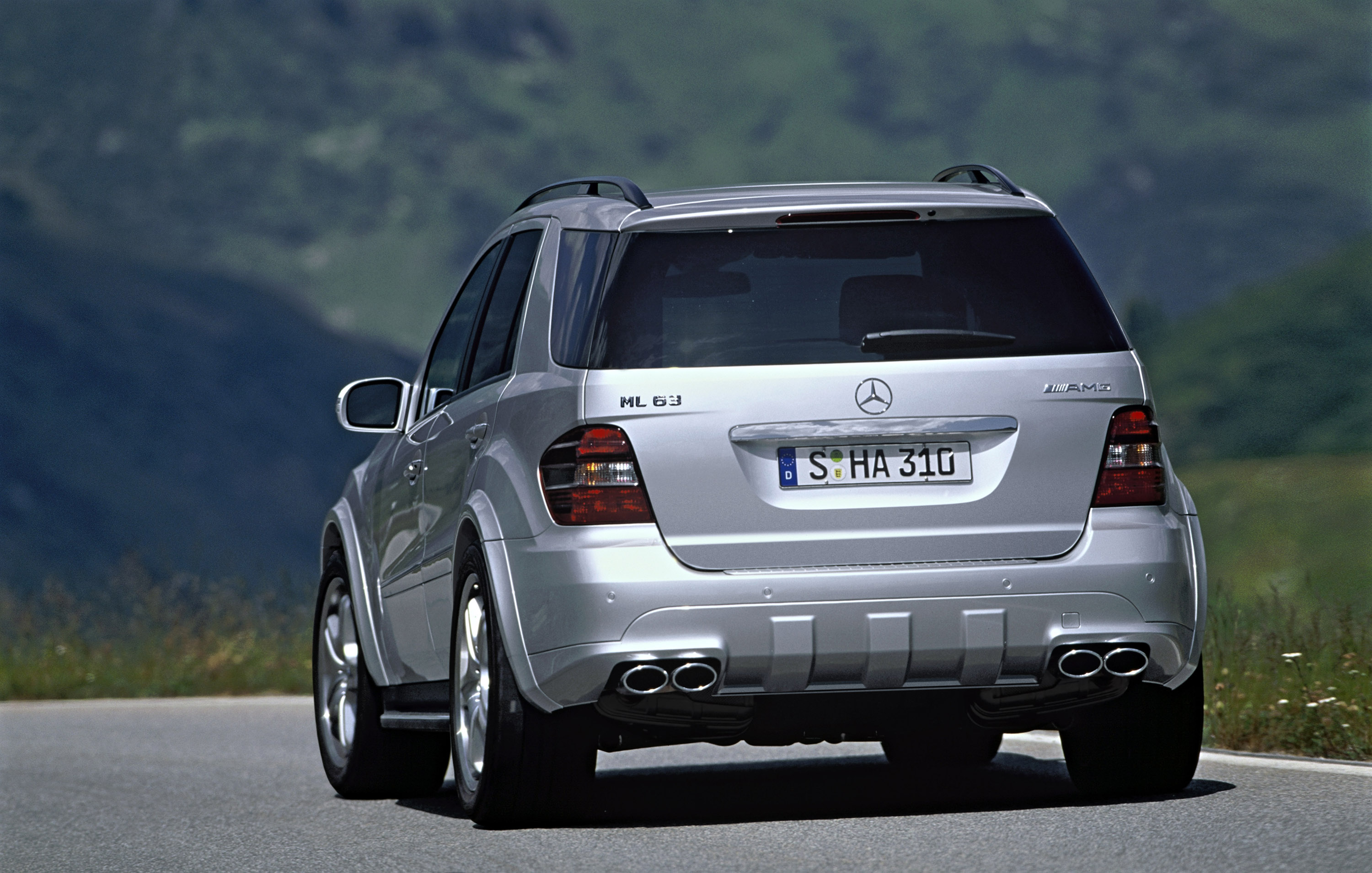 Mercedes-Benz ML63 AMG photo #31