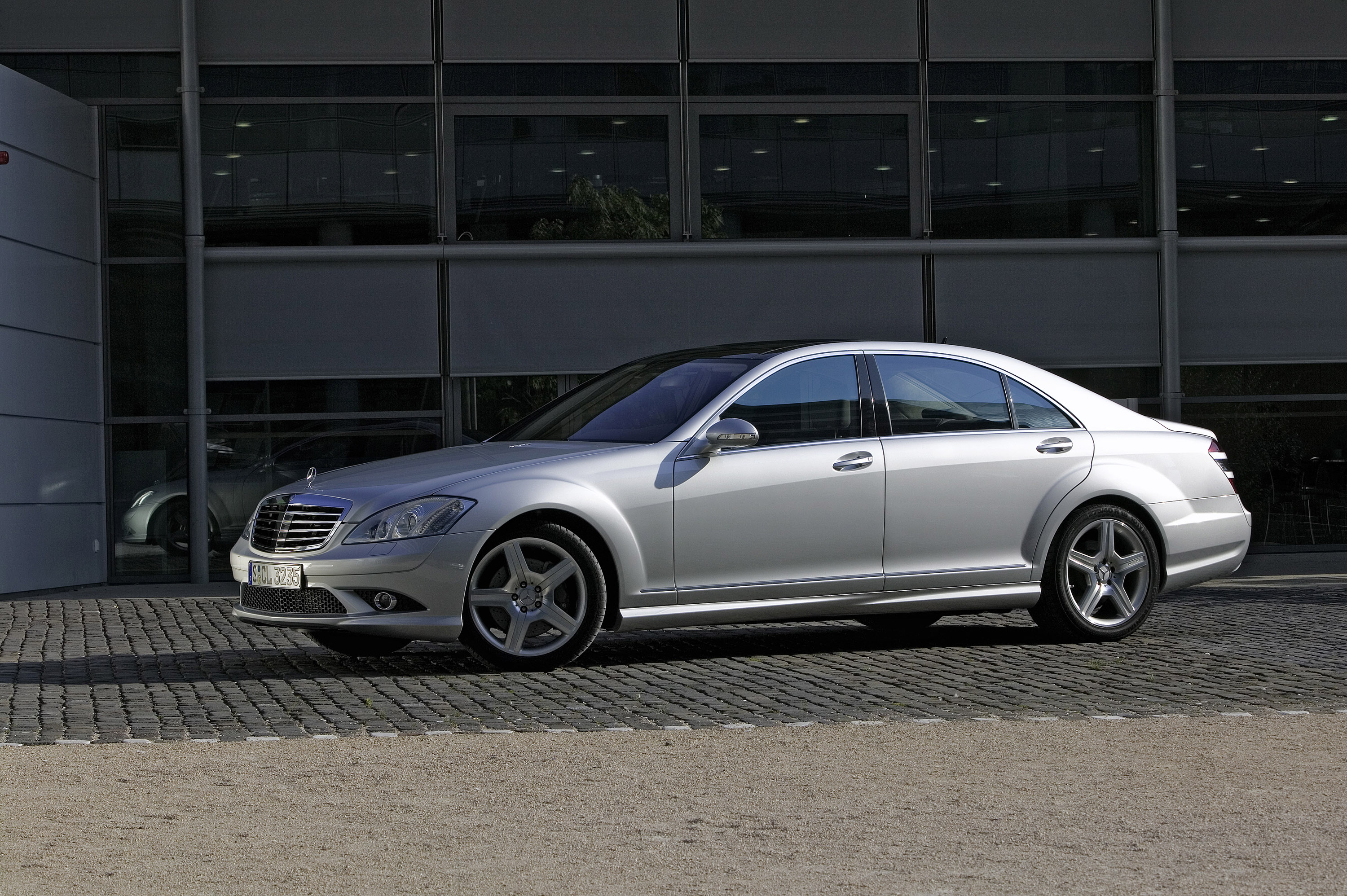 Mercedes-Benz S-Class photo #49