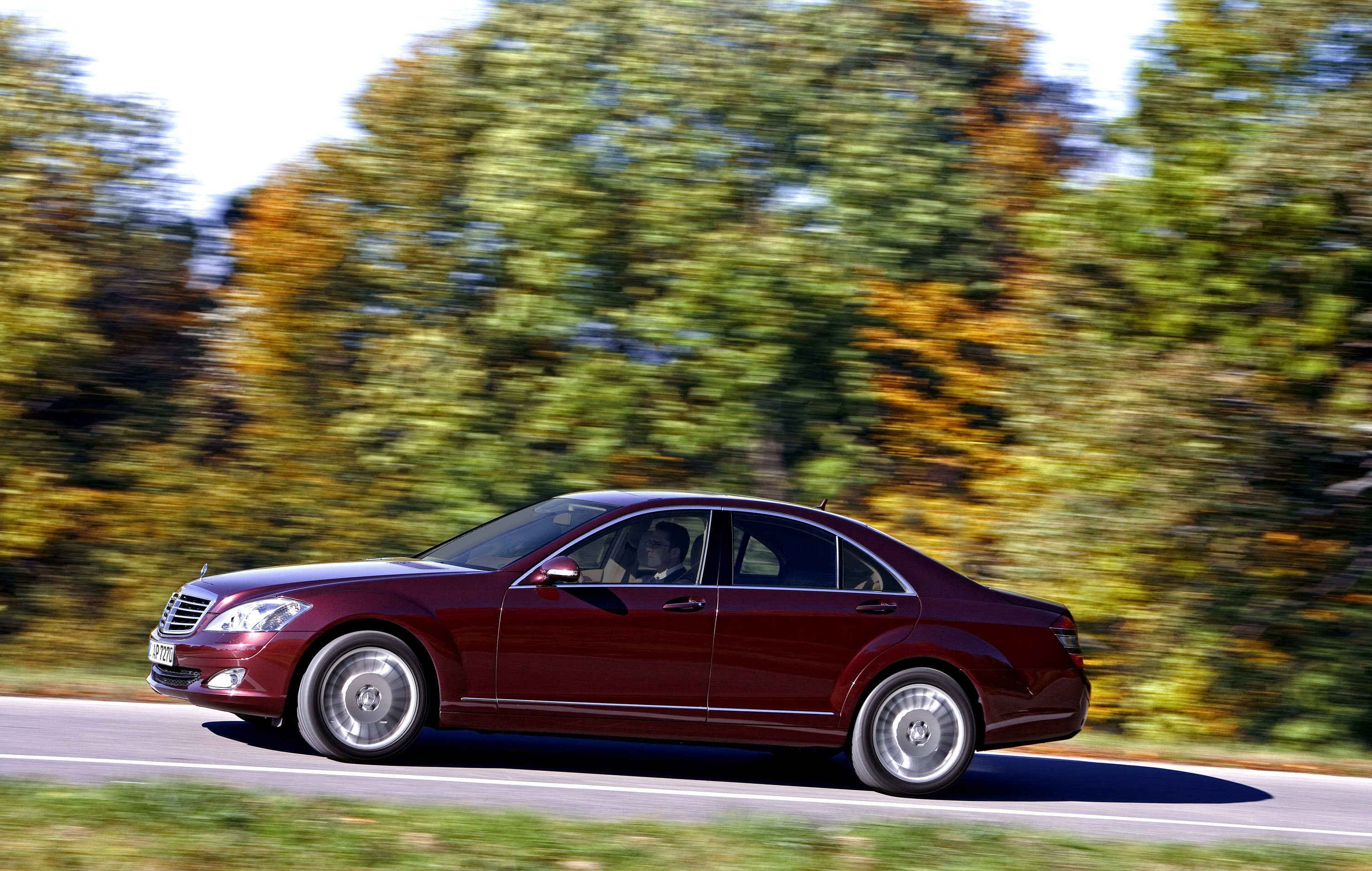 Mercedes-Benz S-Class photo #51