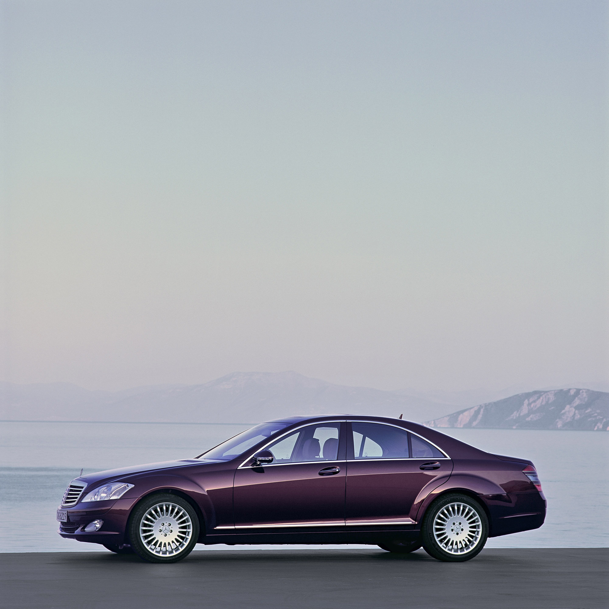 Mercedes-Benz S-Class photo #54