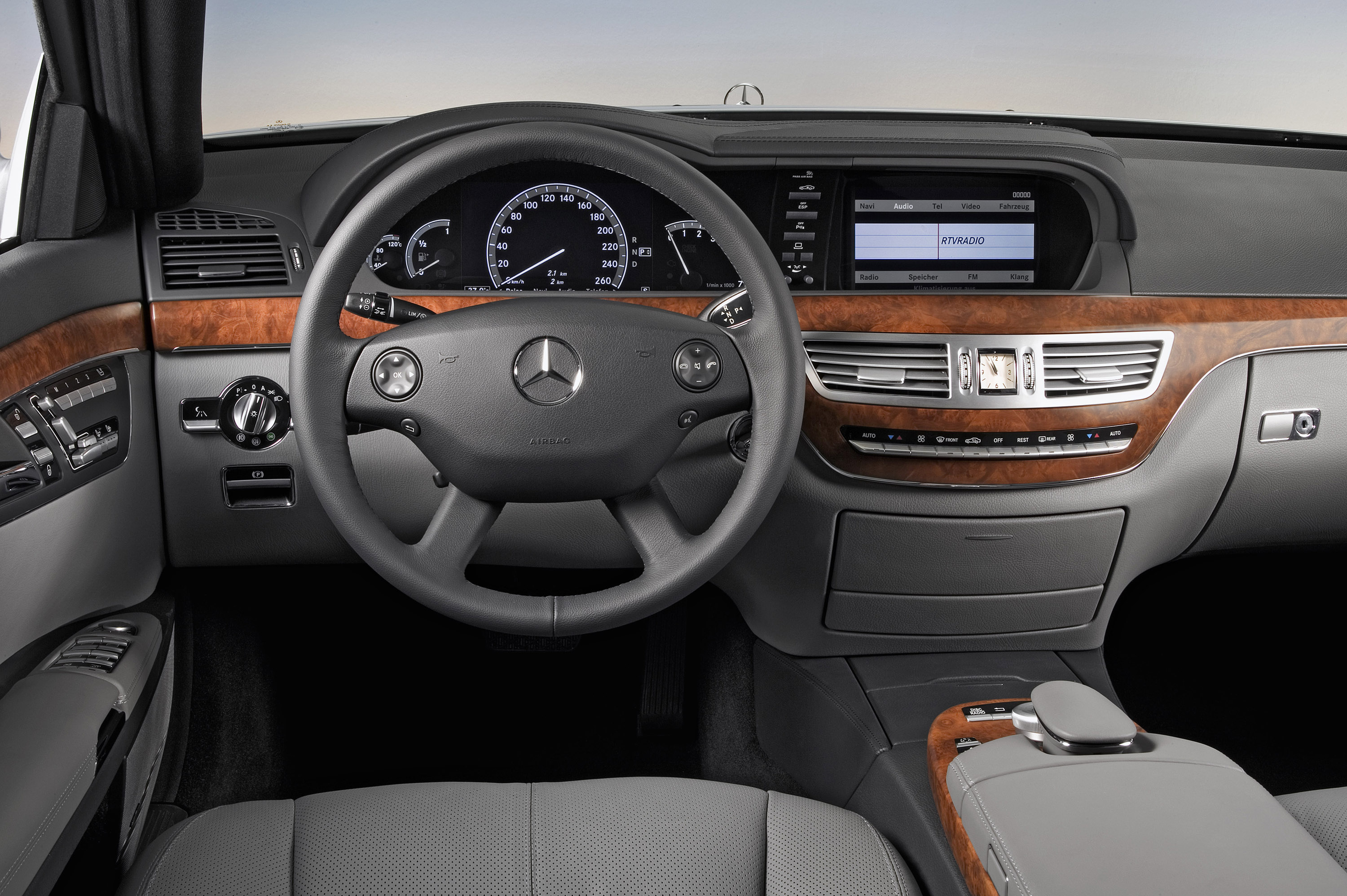 Mercedes-Benz S-Class photo #57