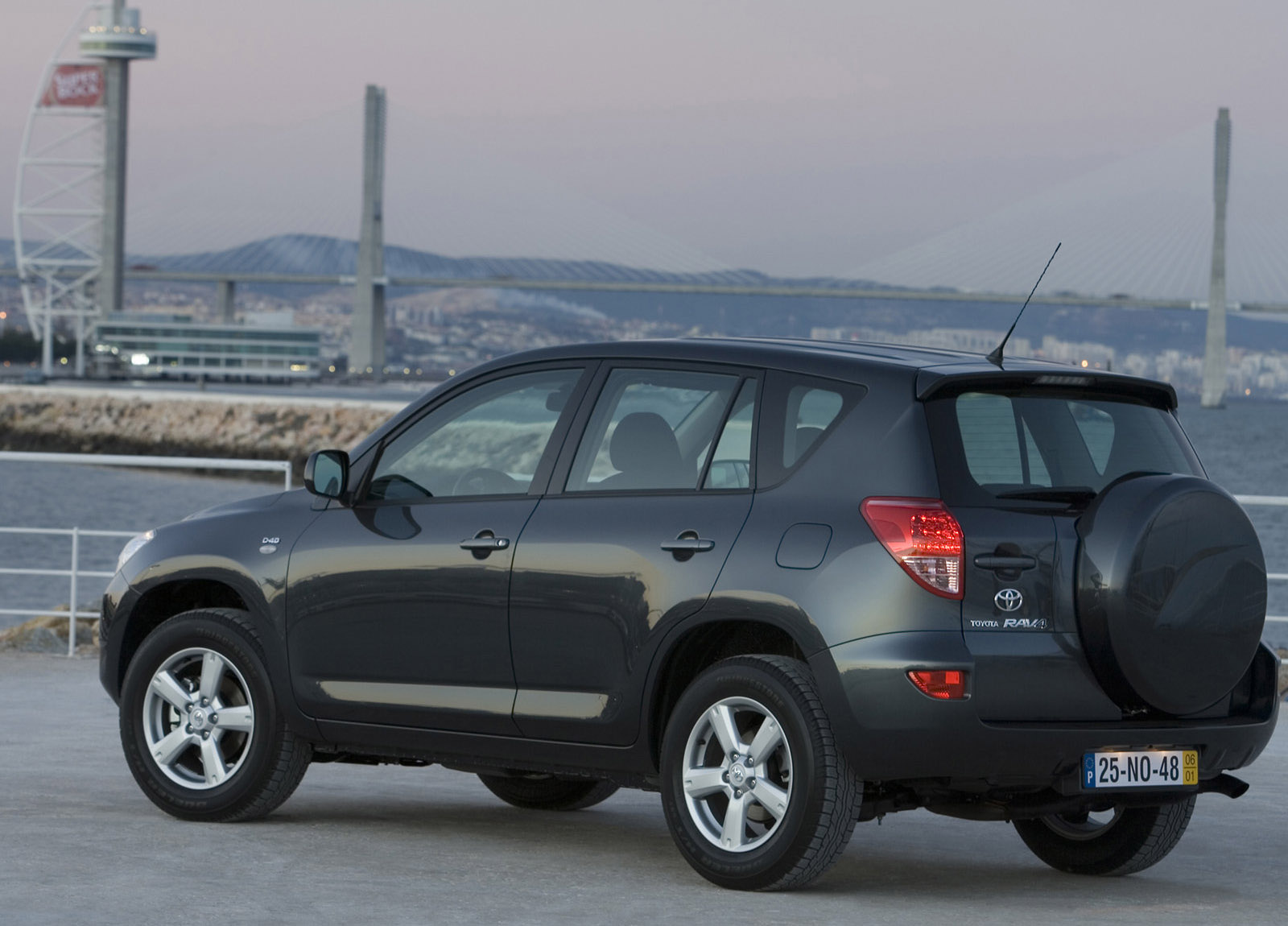 Toyota RAV4 photo #23