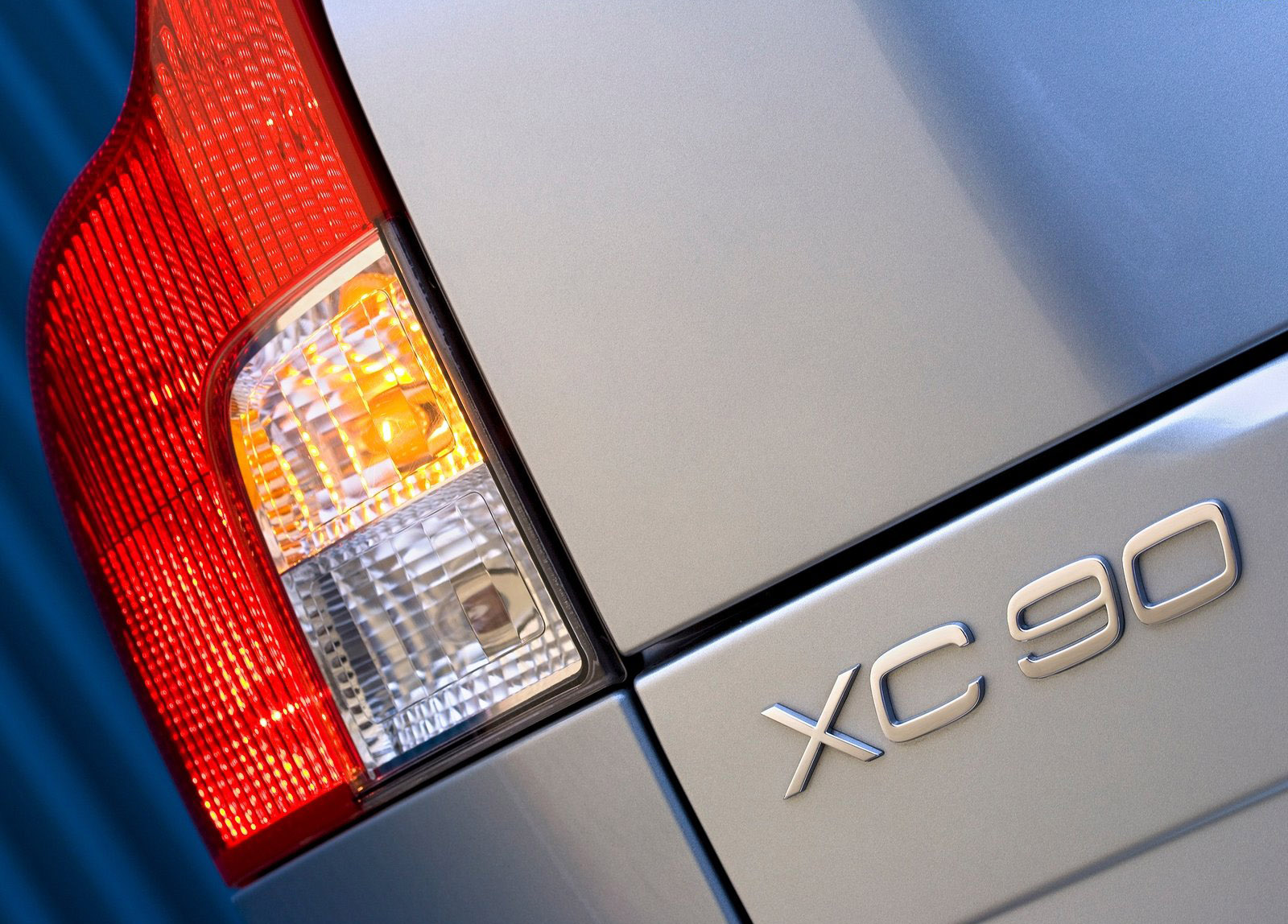 volvo-xc90-picture-42-of-45-my-2006-size-1600x1148