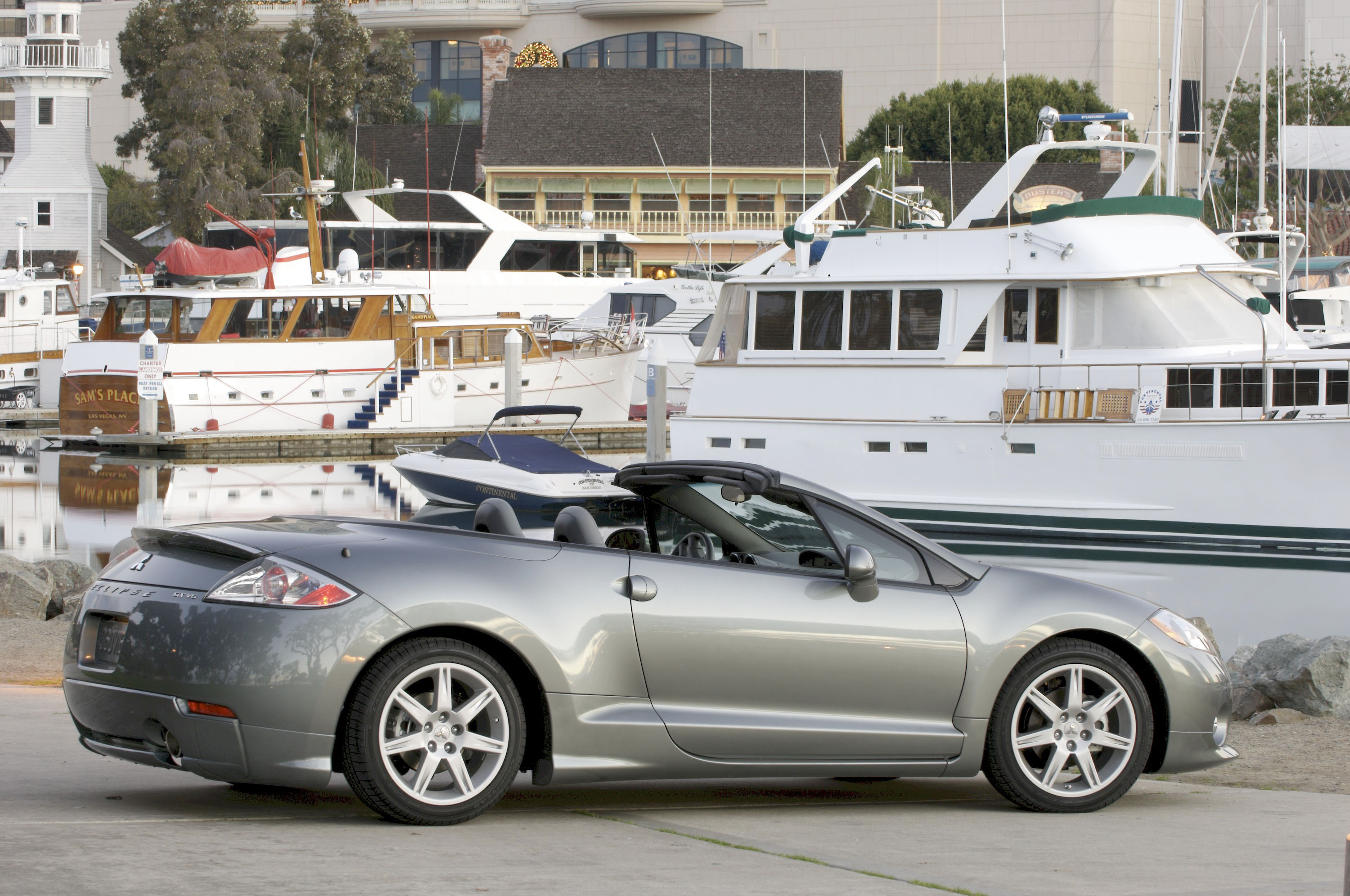 Mitsubishi Eclipse Spyder photo #21