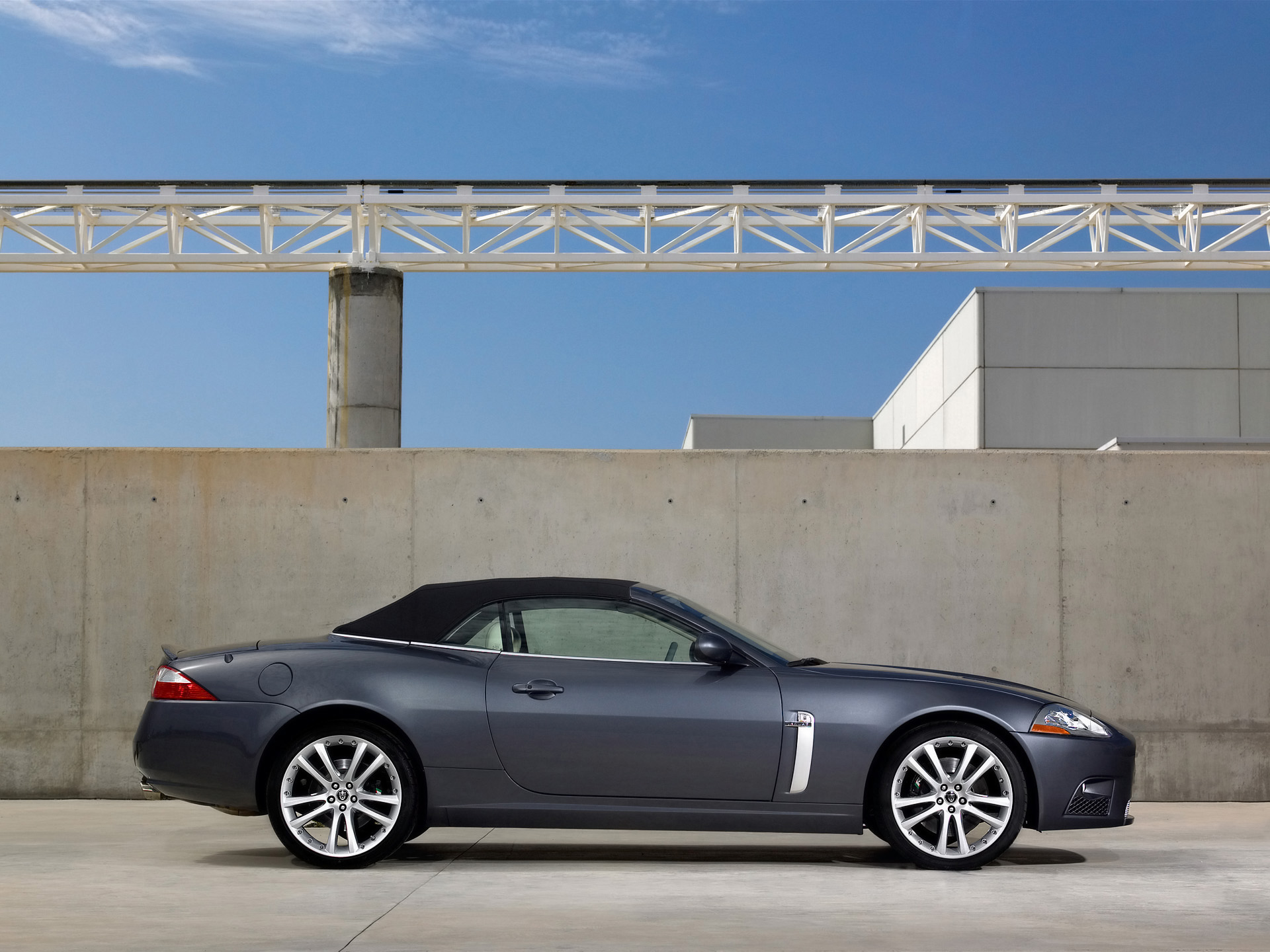 Jaguar XKR photo #18