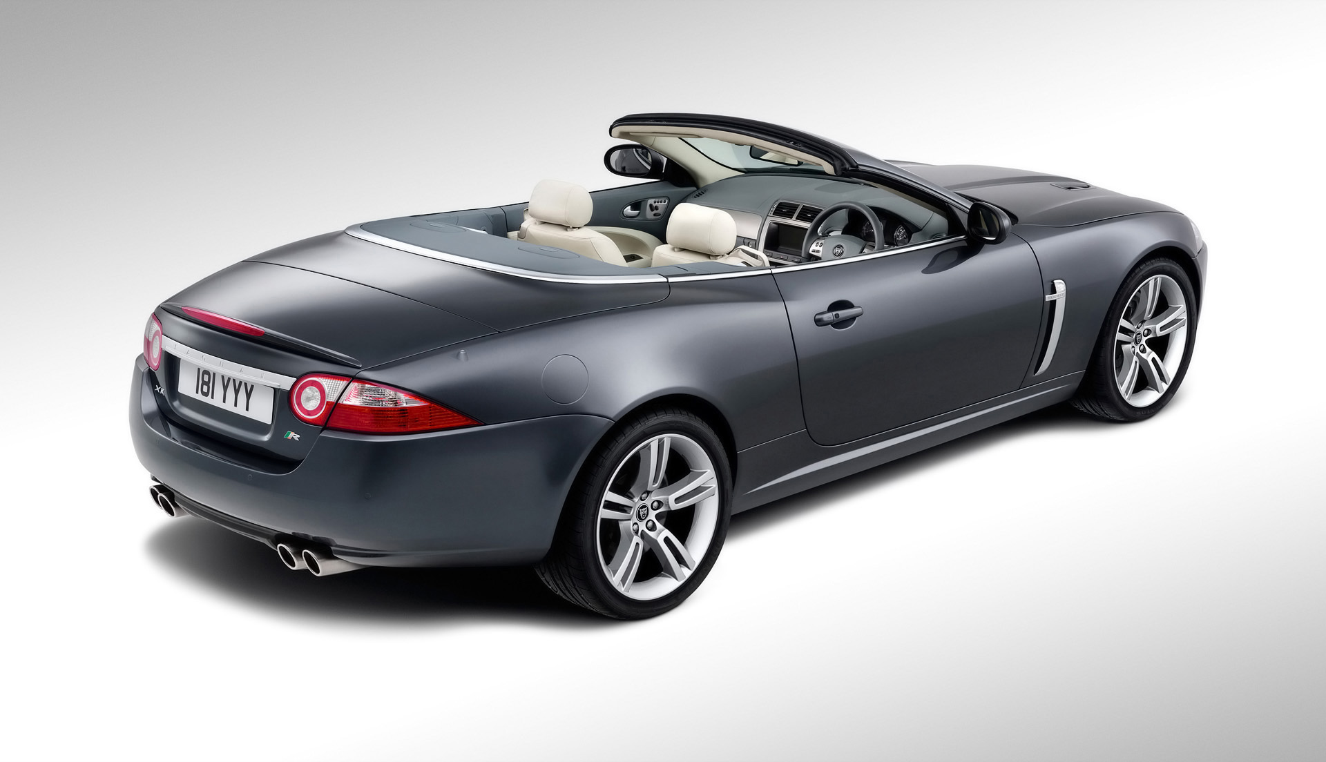 Jaguar XKR photo #26