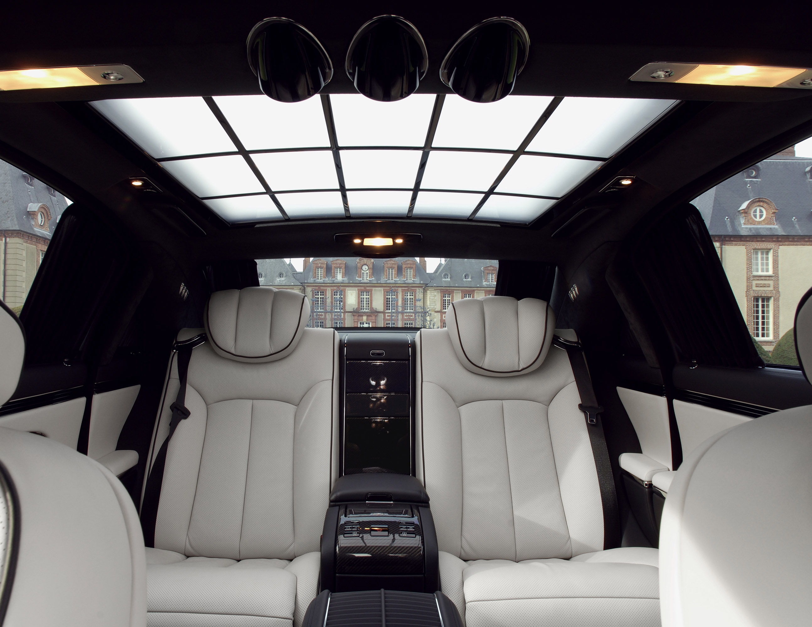 Maybach 62S photo #23