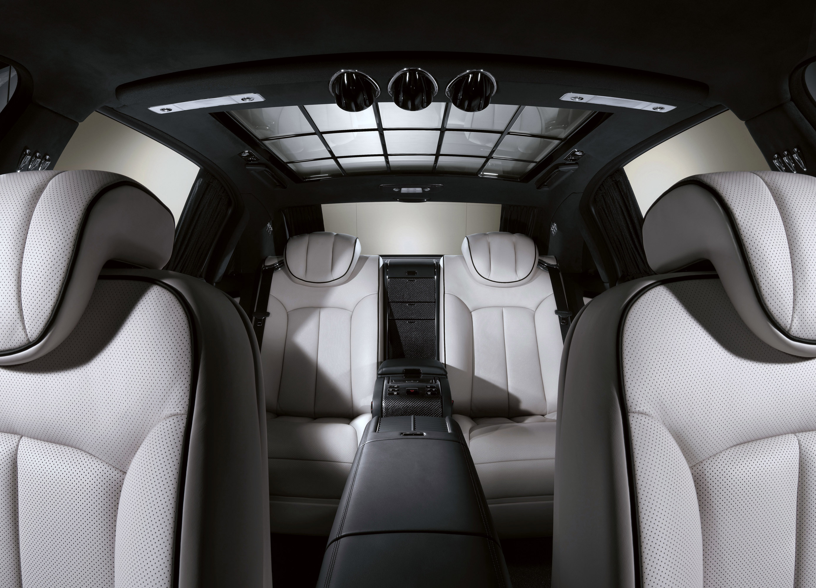 Maybach 62S photo #24