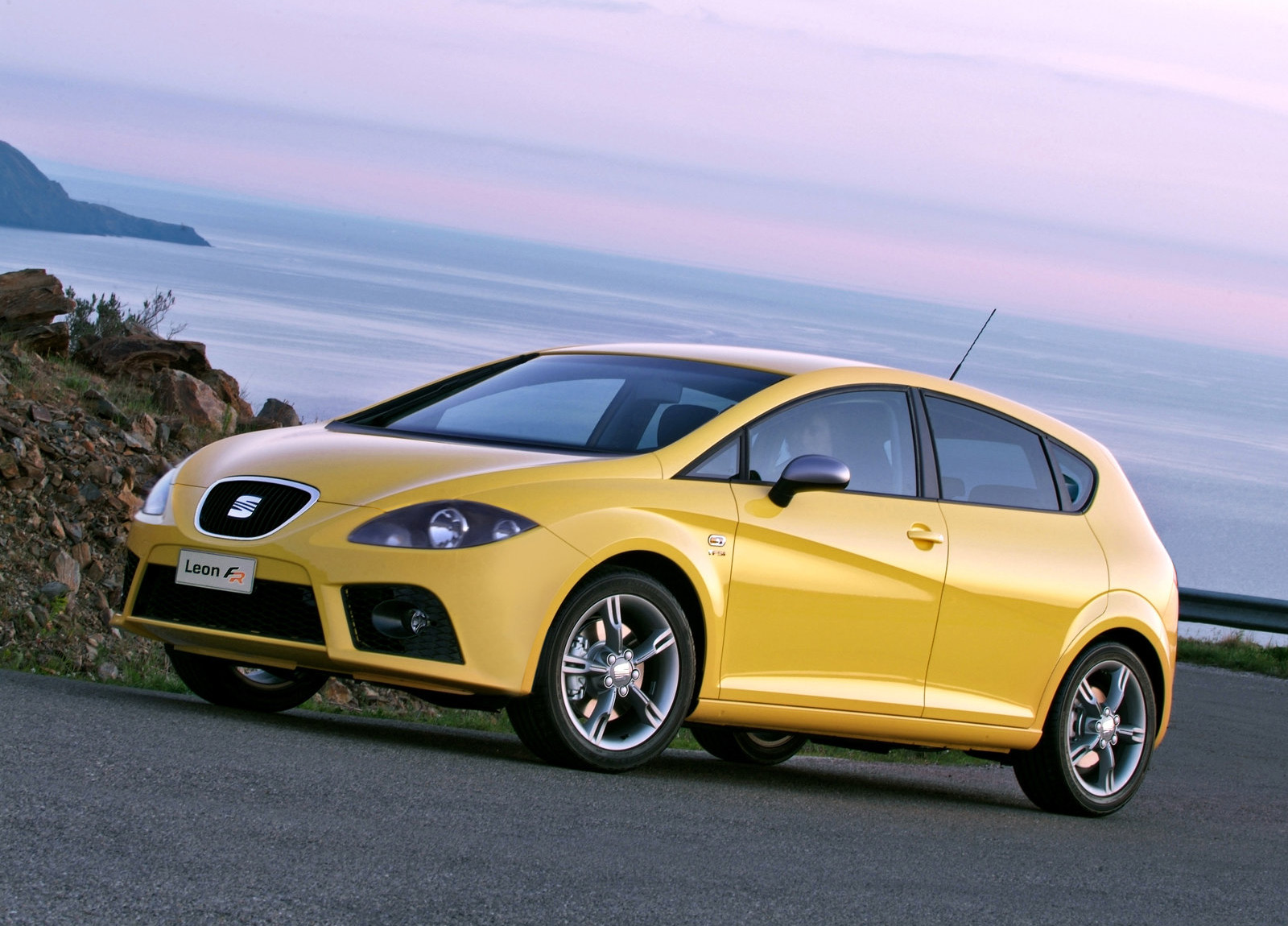 Seat Leon FR photo #19