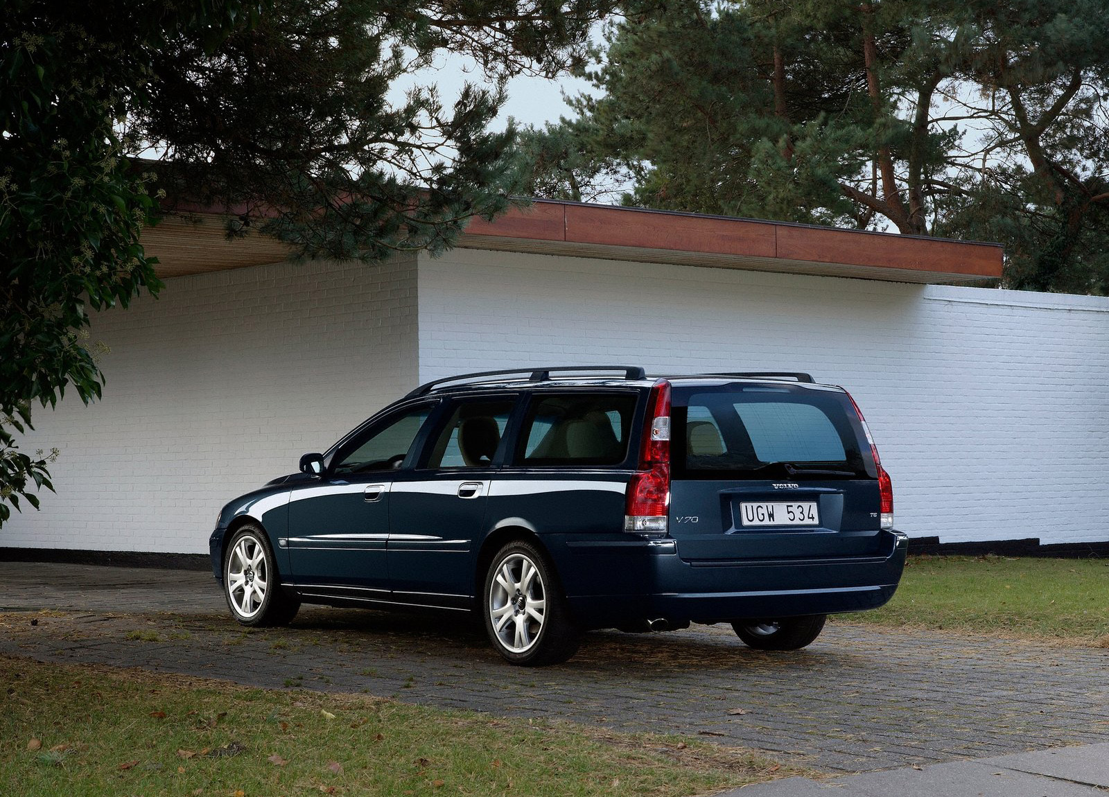 Volvo V70 photo #25