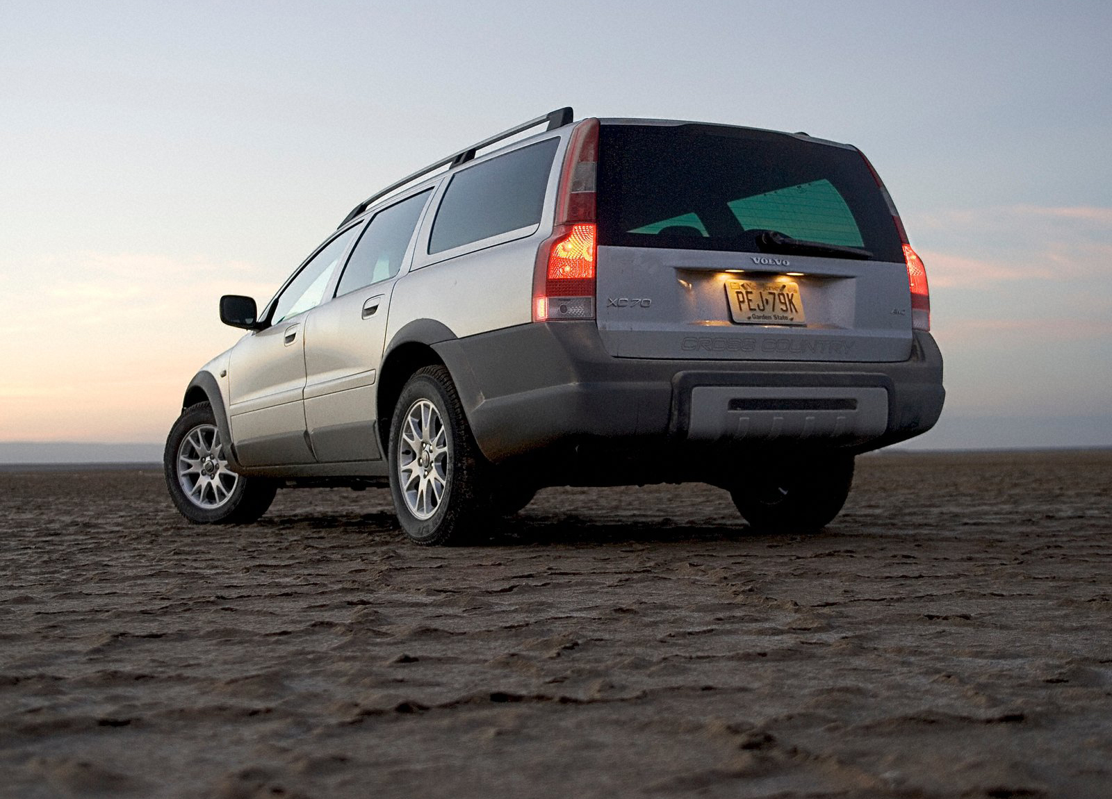 Volvo XC70 photo #35