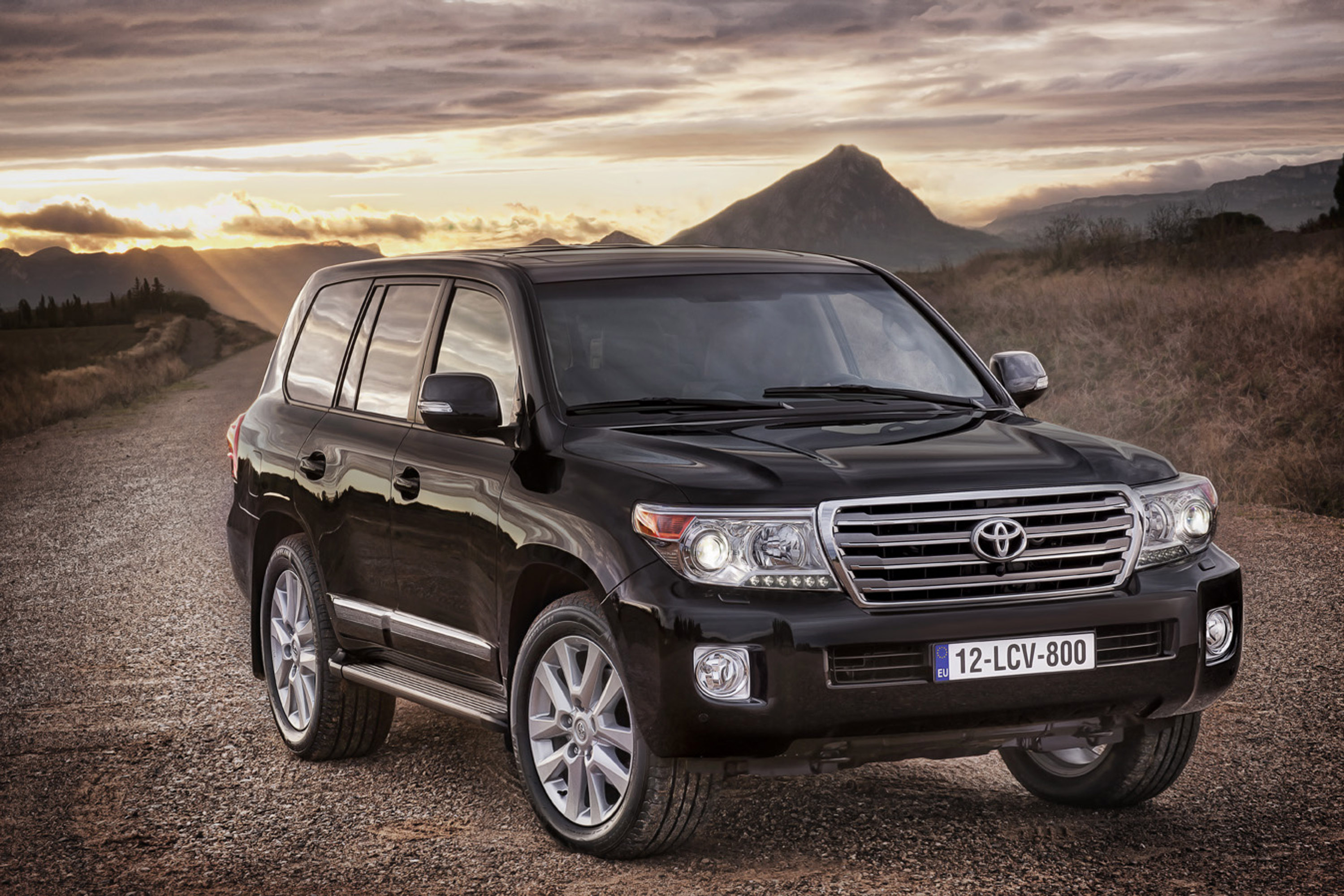 Toyota Land Cruiser V8 photo #15