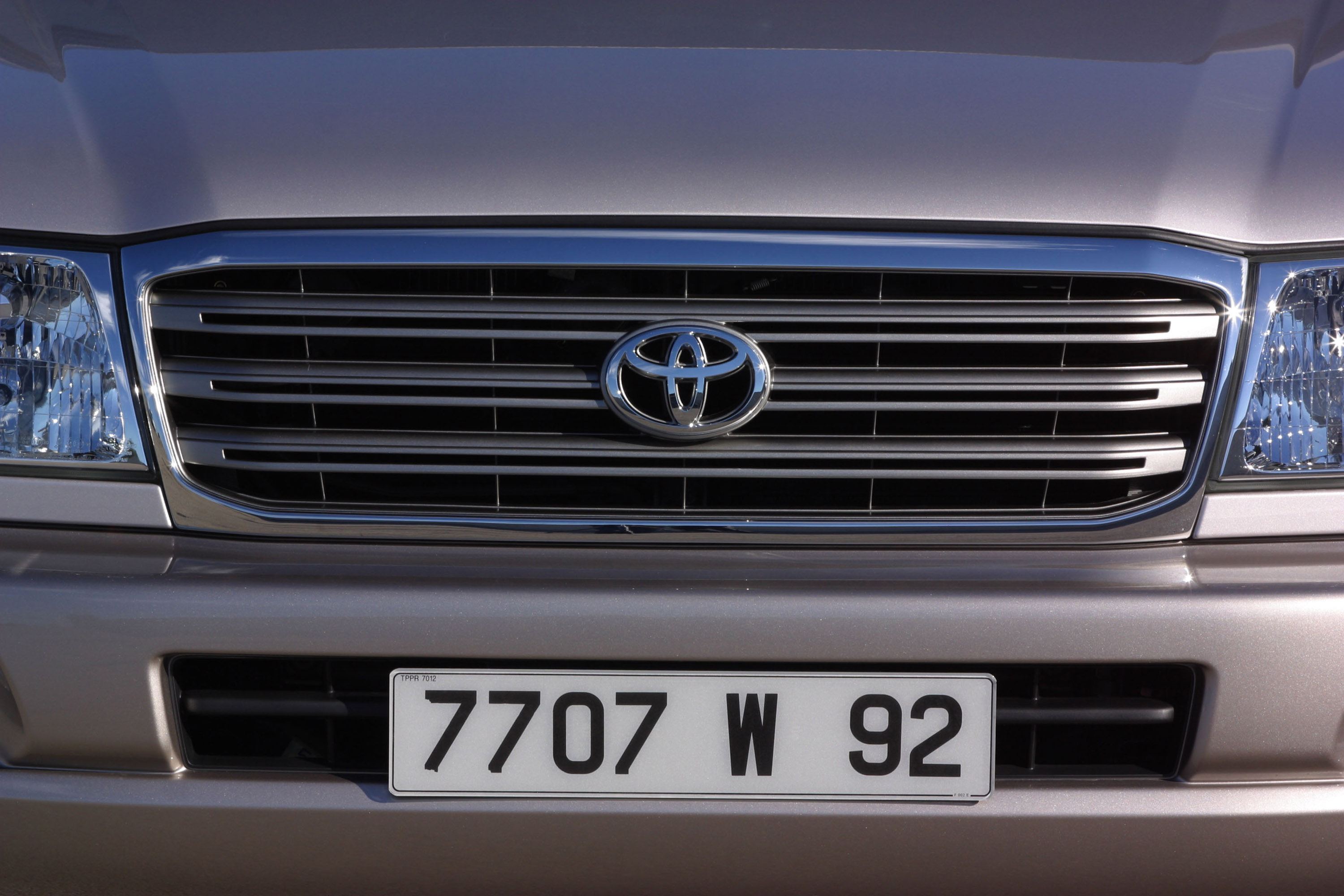 Toyota Land Cruiser V8 photo #51