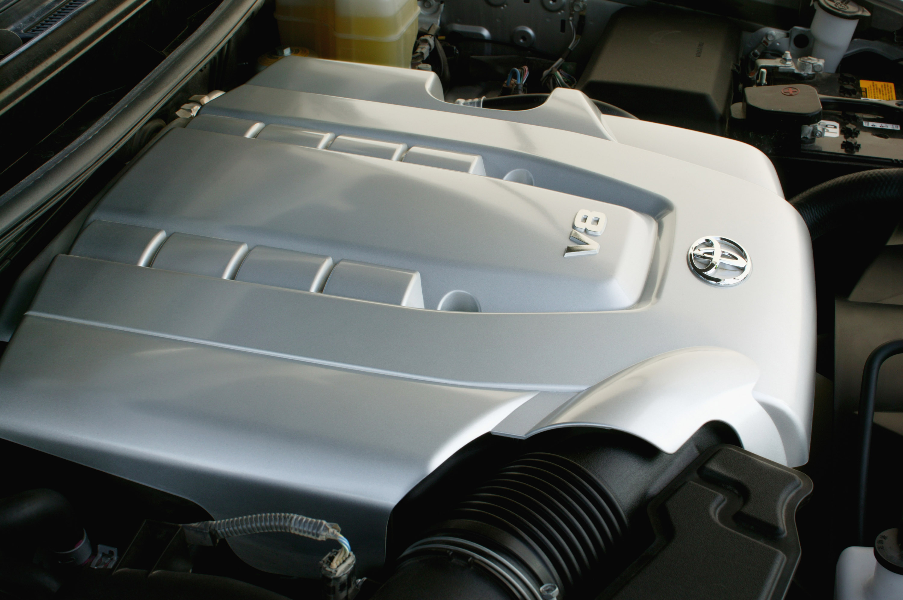 Toyota Land Cruiser V8 photo #56