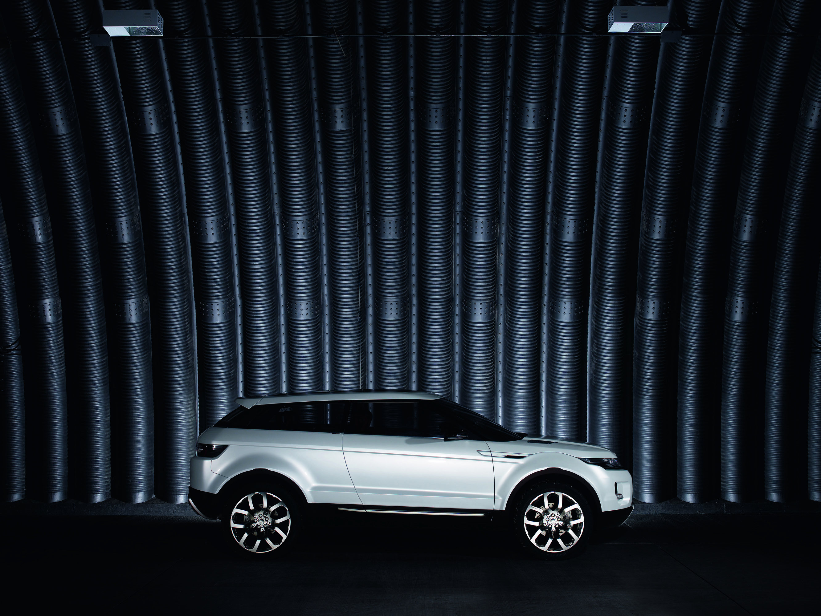 Land Rover LRX Concept photo #18