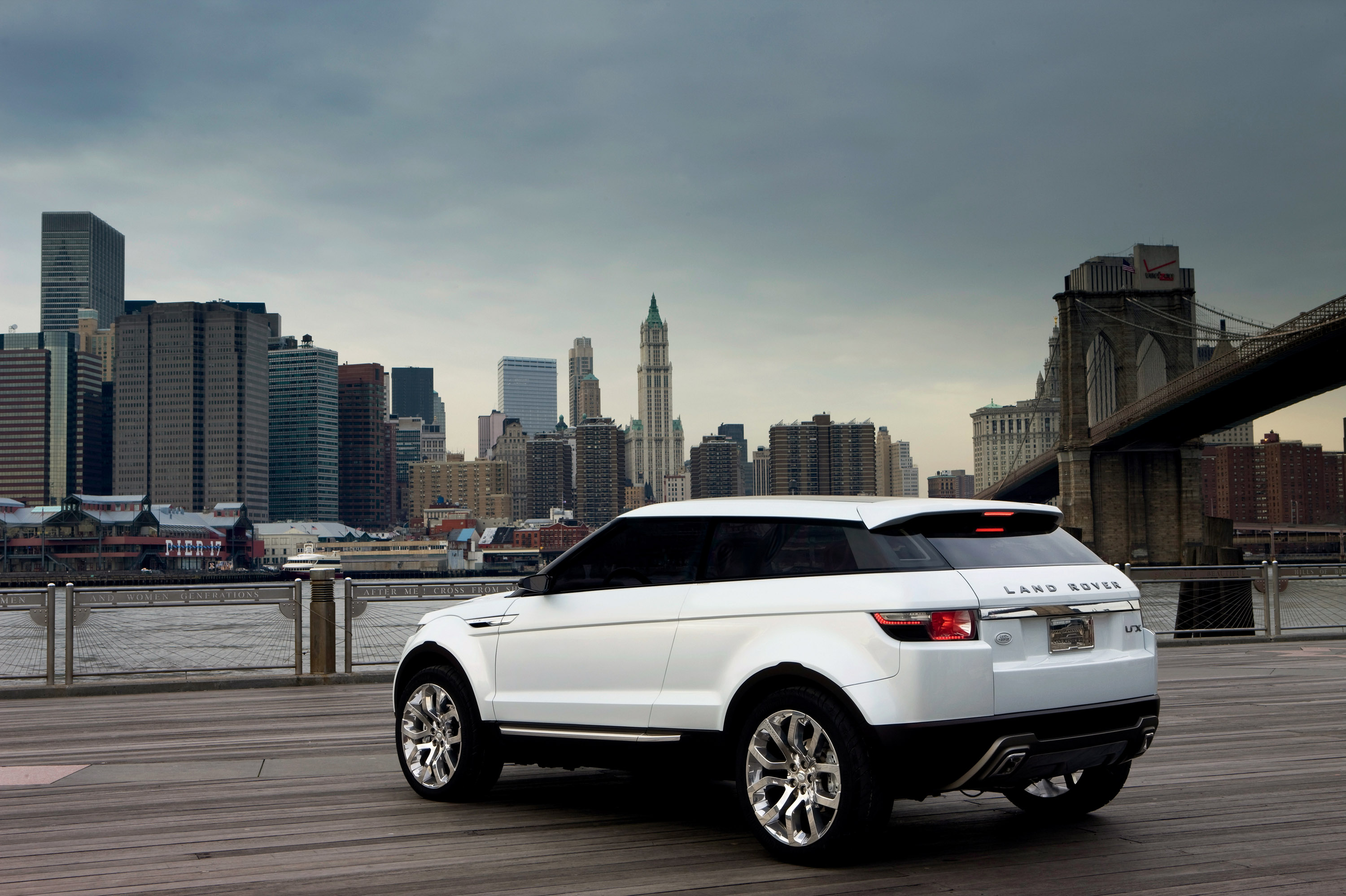 Land Rover LRX Concept photo #27