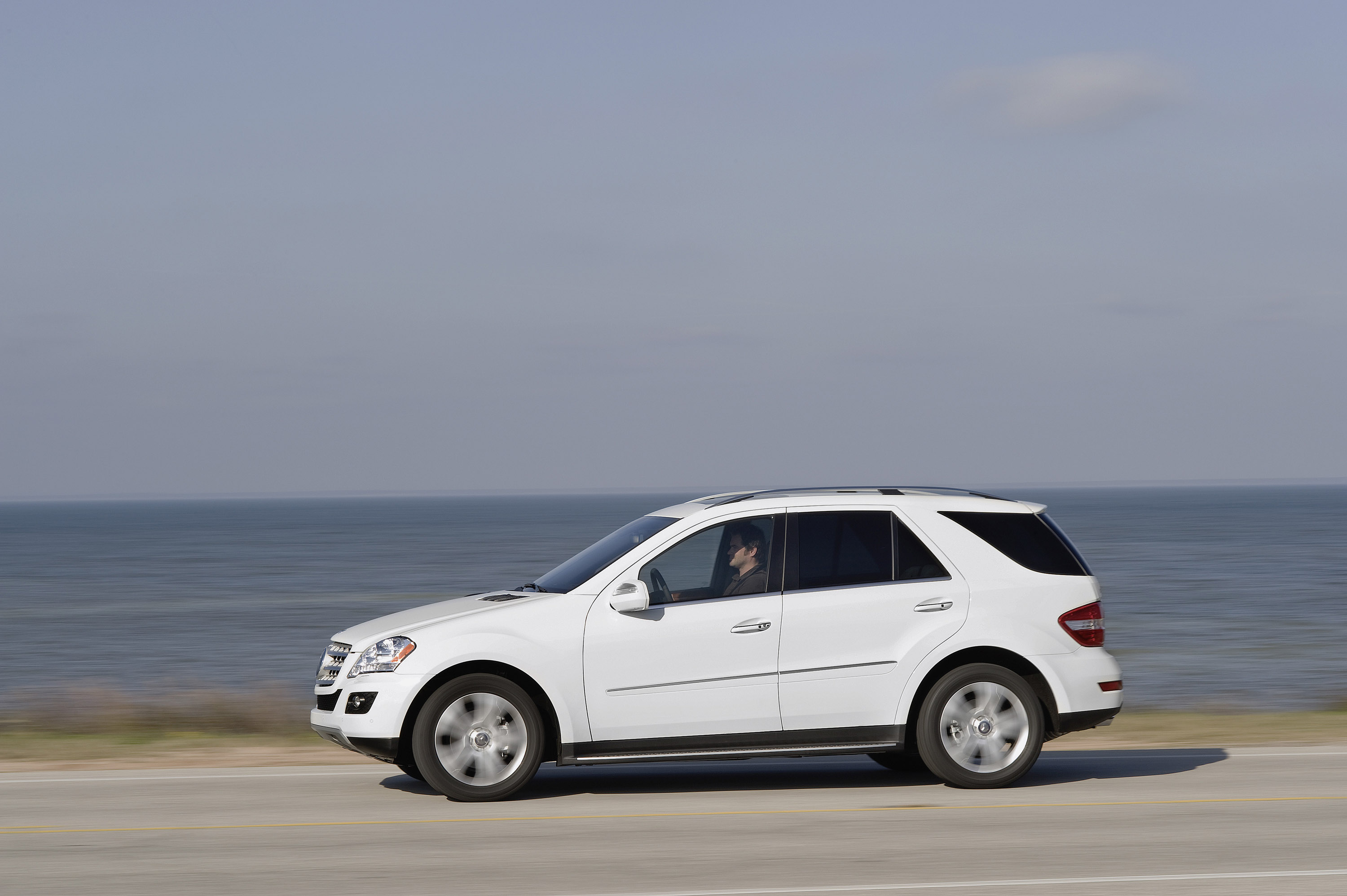 Mercedes-Benz M-Class photo #18