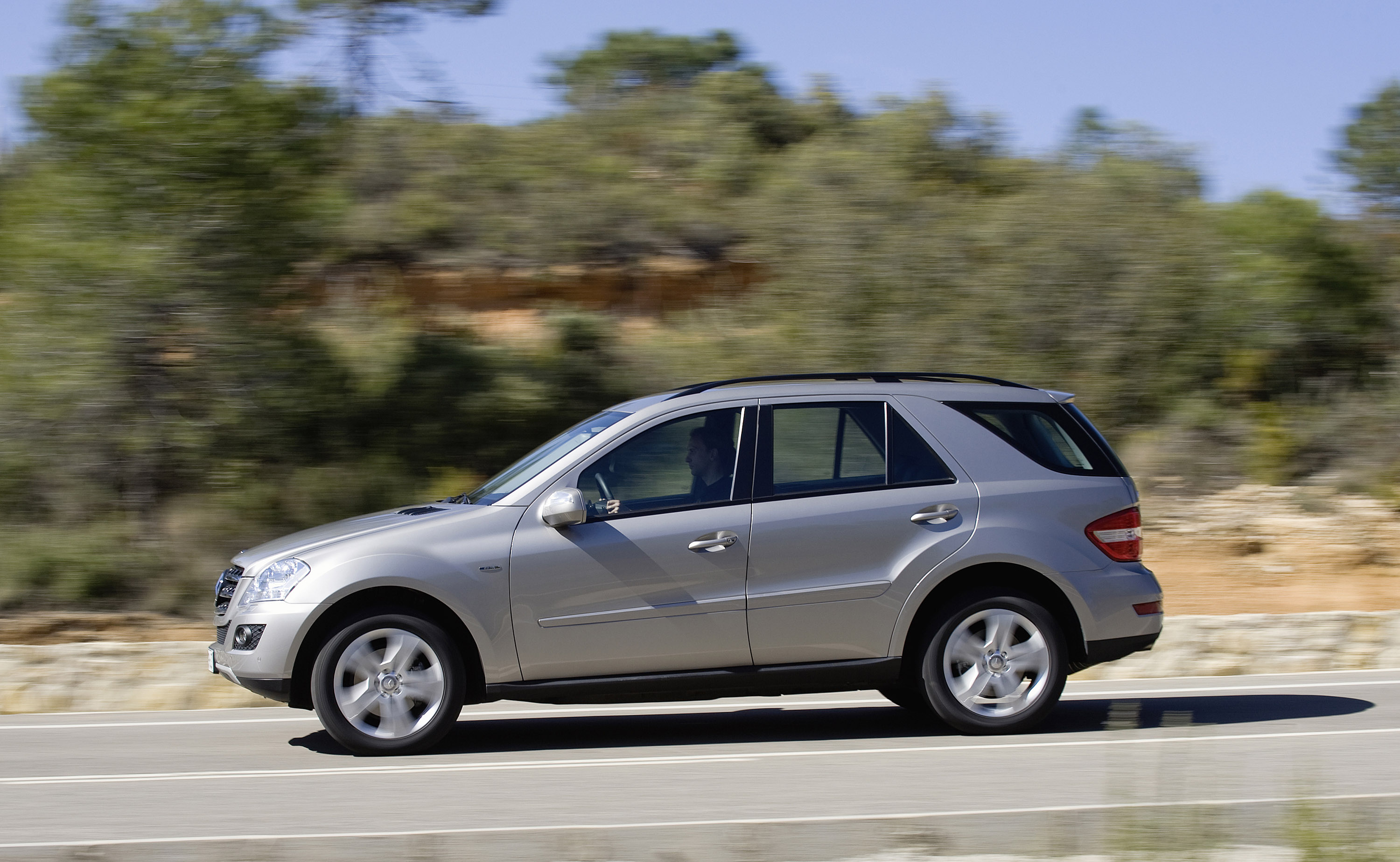 Mercedes-Benz M-Class photo #23