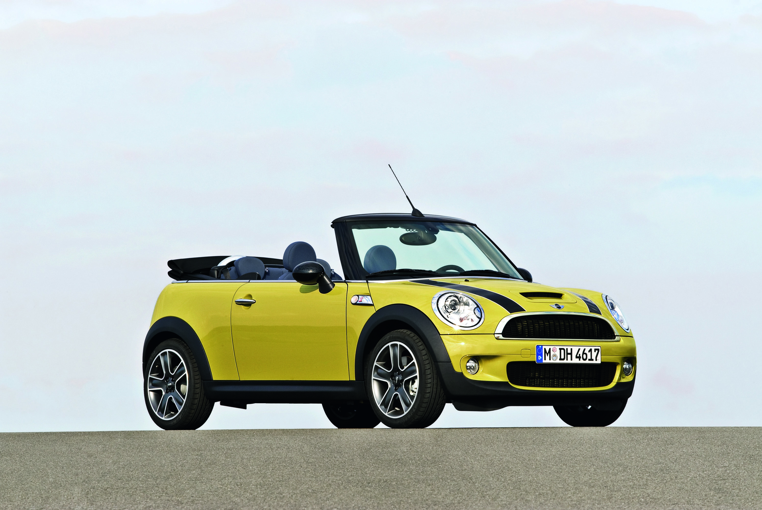 MINI Convertible photo #24