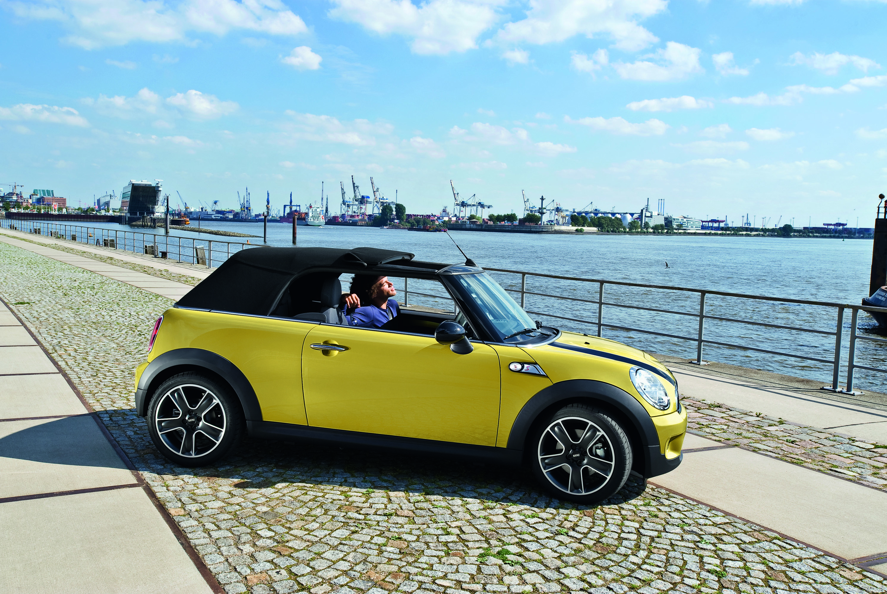 MINI Convertible photo #28