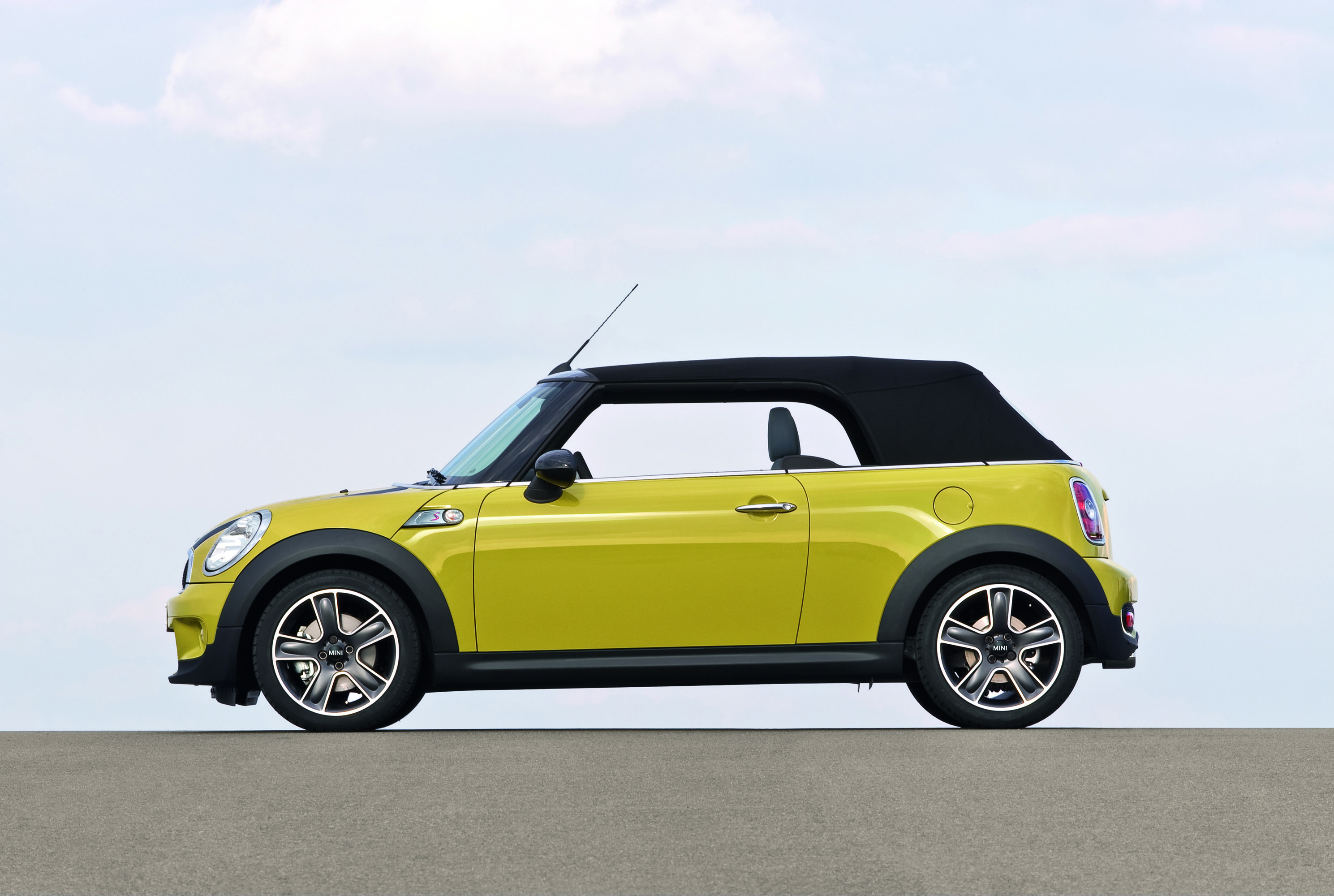 MINI Convertible photo #29