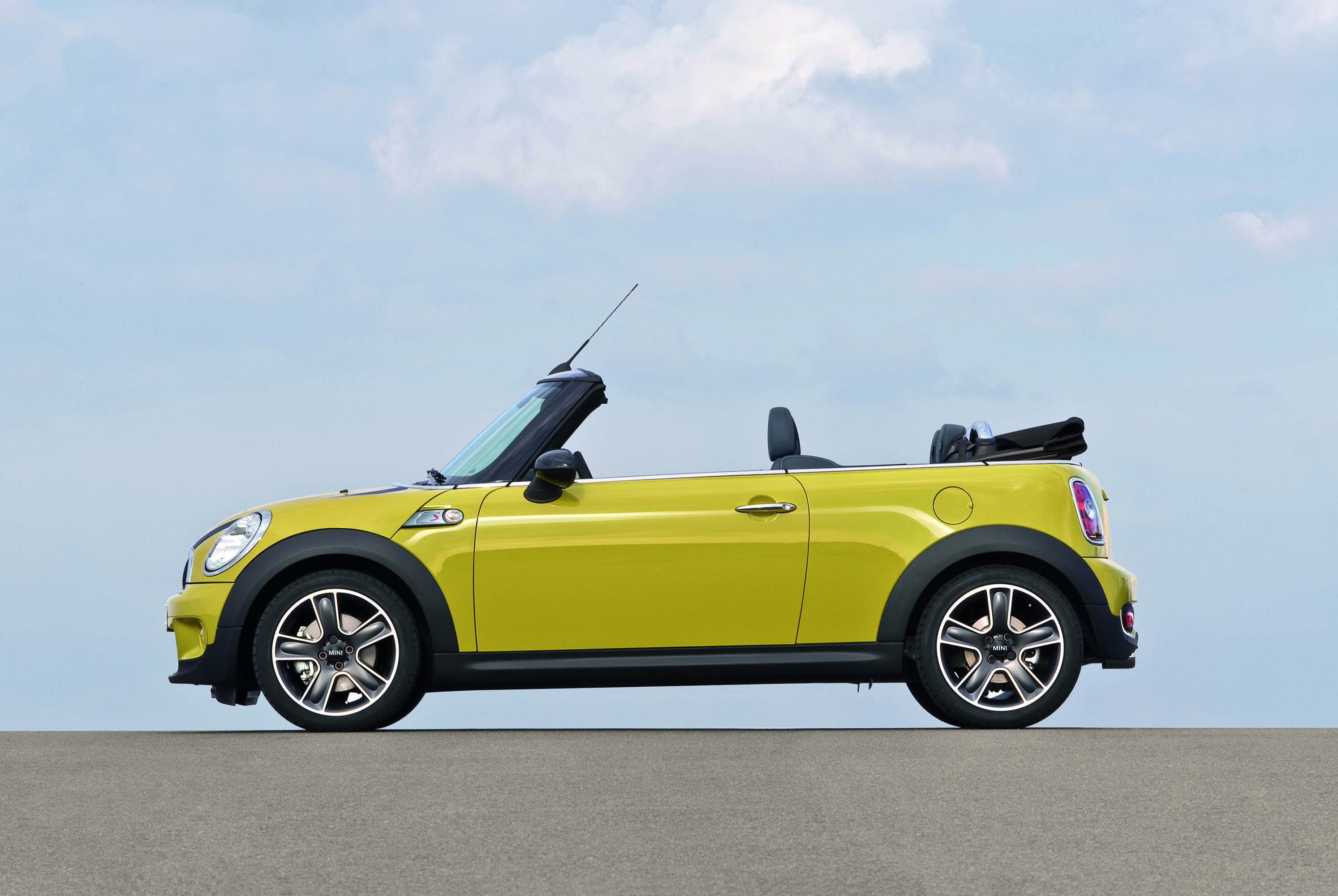 MINI Convertible photo #33