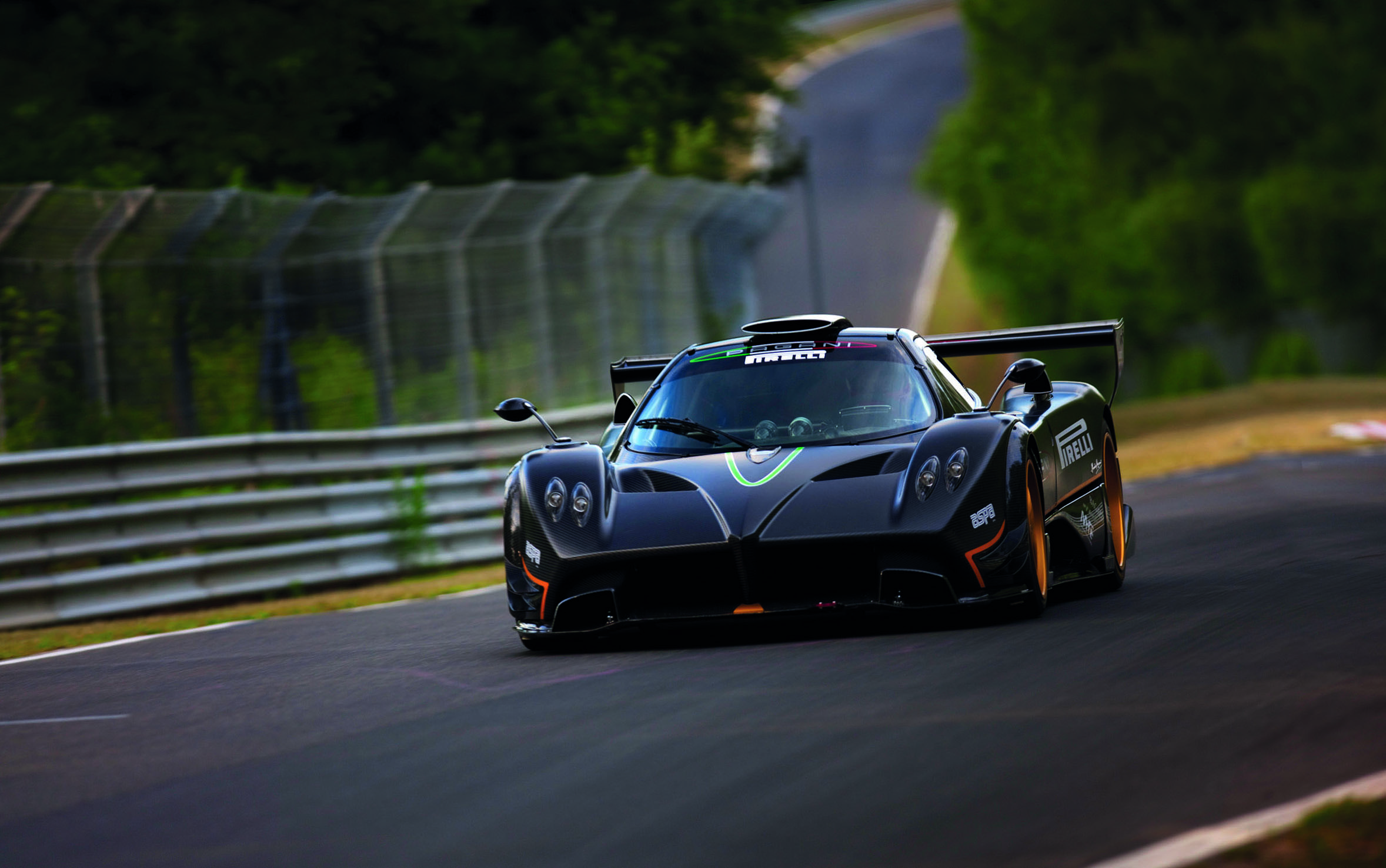 Pagani Zonda R photo #24