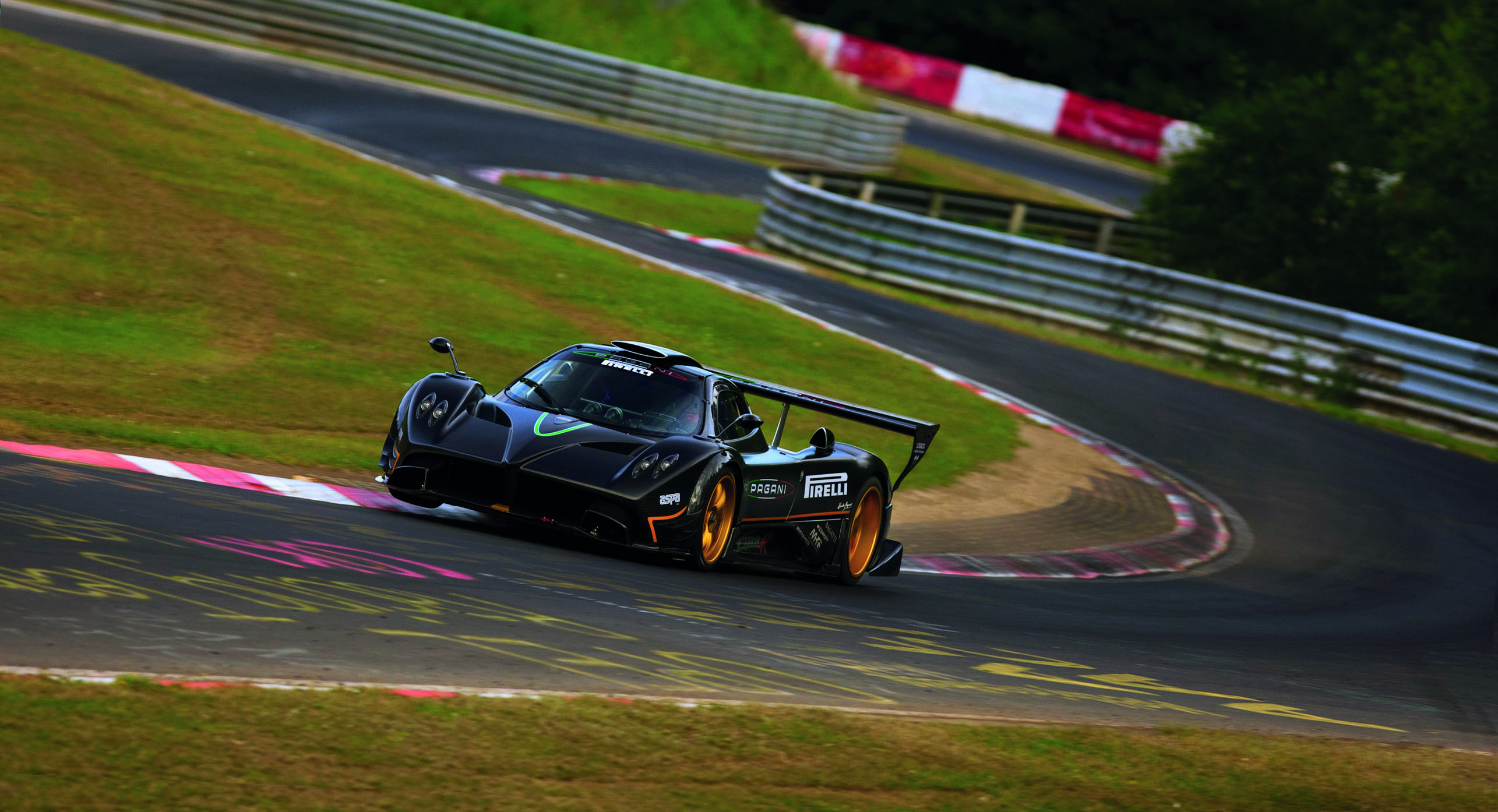 Pagani Zonda R photo #25