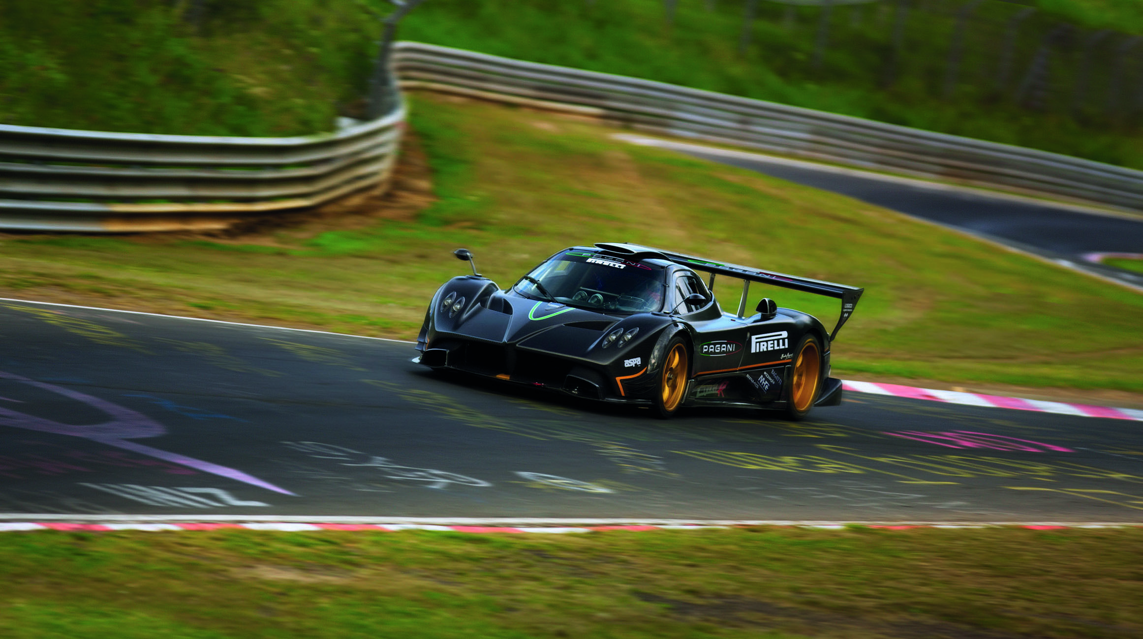 Pagani Zonda R photo #26