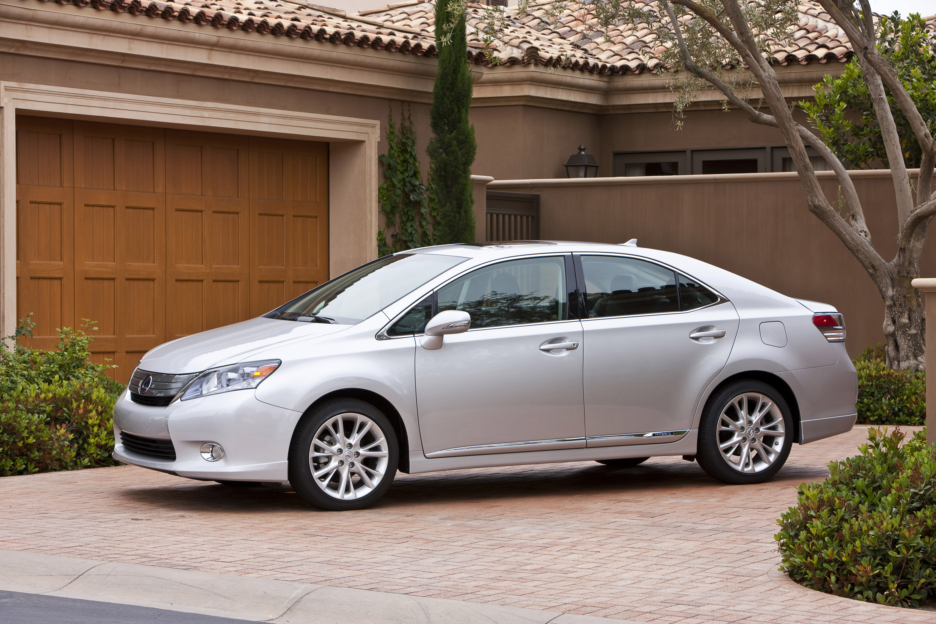 Lexus HS 250h photo #15