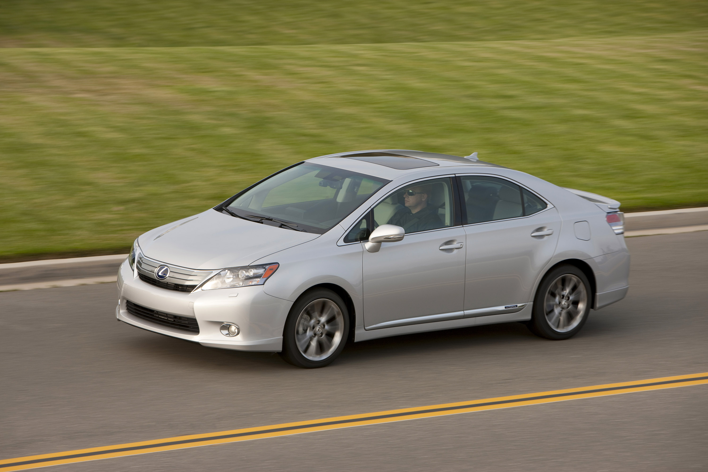 Lexus HS 250h photo #25