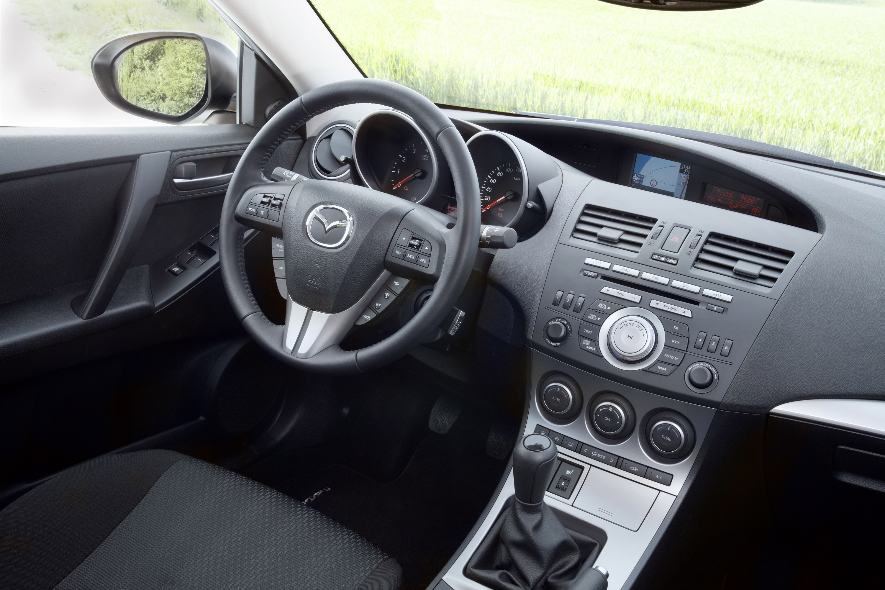 Mazda 3 i-stop photo #25